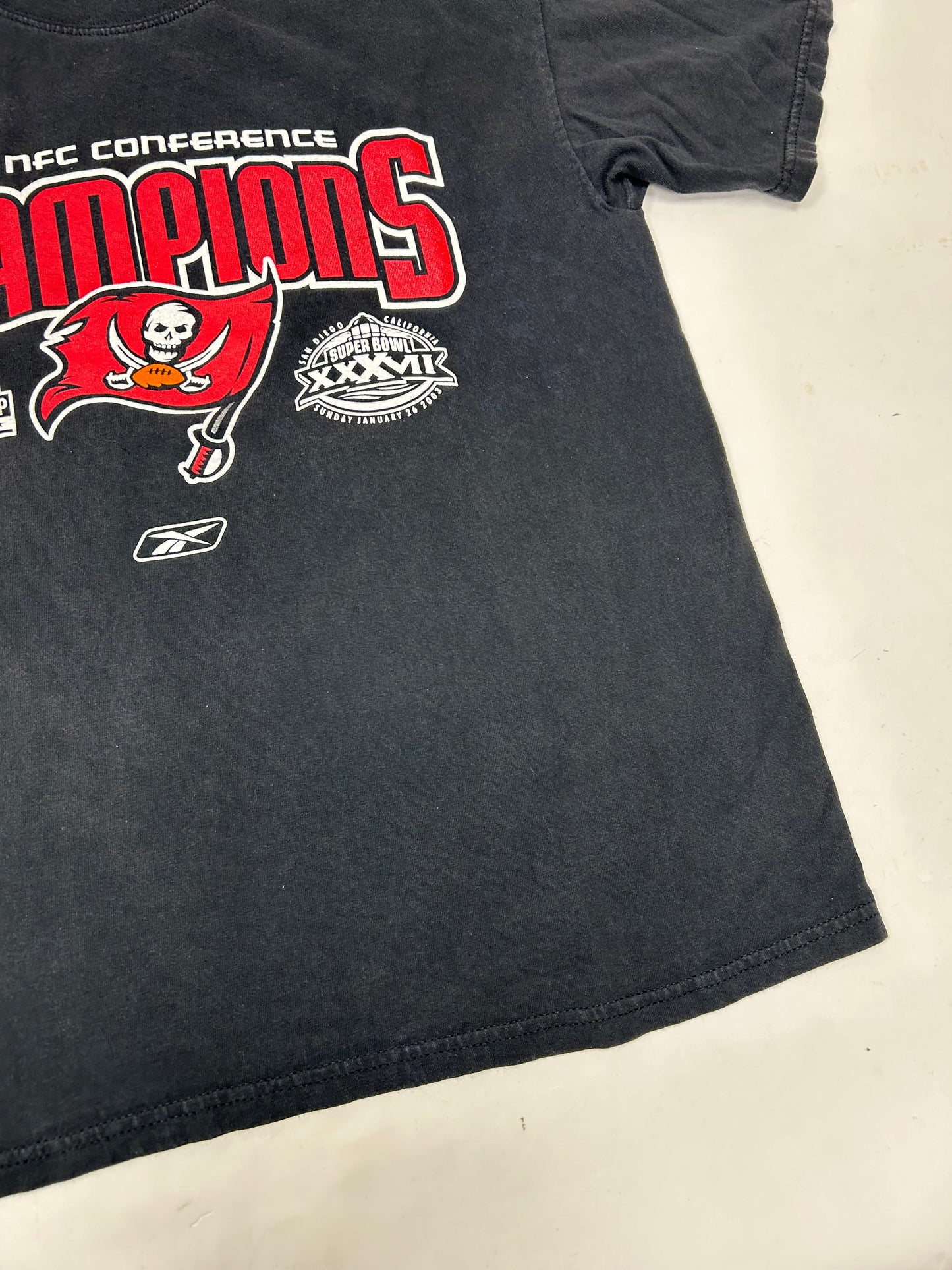 Vintage Tampa Bay Buccaneers 2002 NFC Conference Champions Super Bowl XXXVII 2003 NFL Tee Large 21.25x27.5 Inches