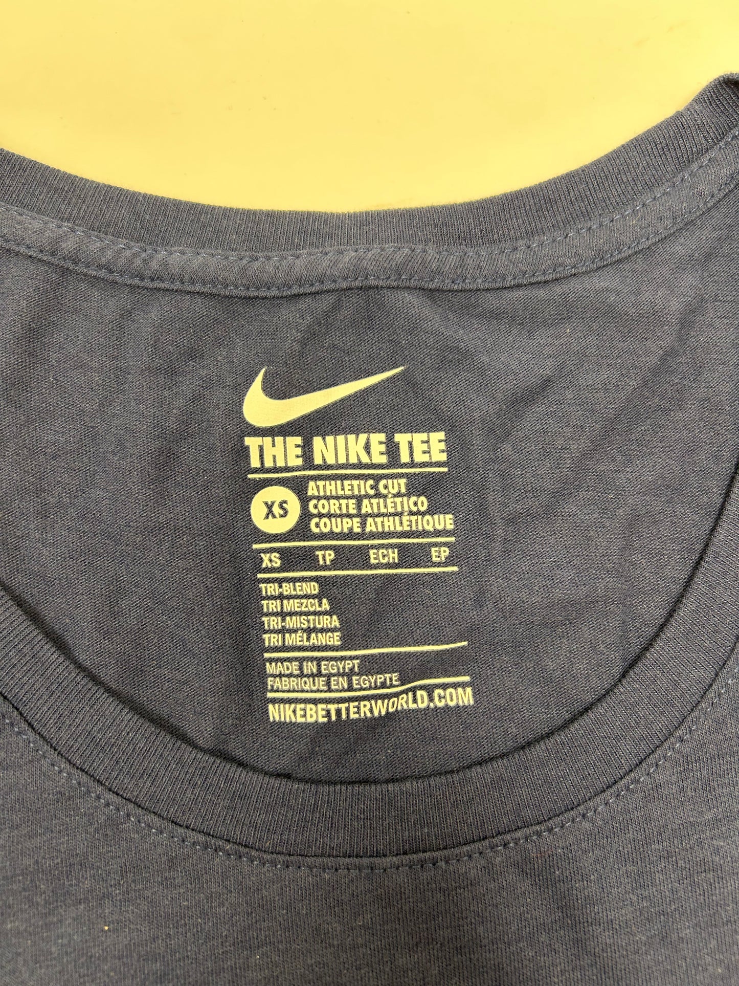 Nike FC Barcelona Heritage Soccer Women’s Shirt Brand New XS 14.25x24.25 Inches Navy FCB