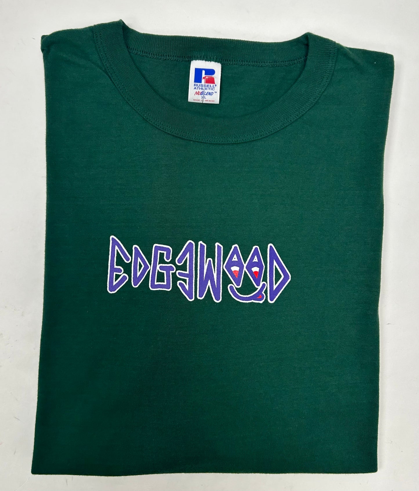 Edgewood NJ first edition “Deeper Than The Roots.” Tee XL Big Fit 25.75x31 Inches Forest Green 00s Russell Athletic NuBlend
