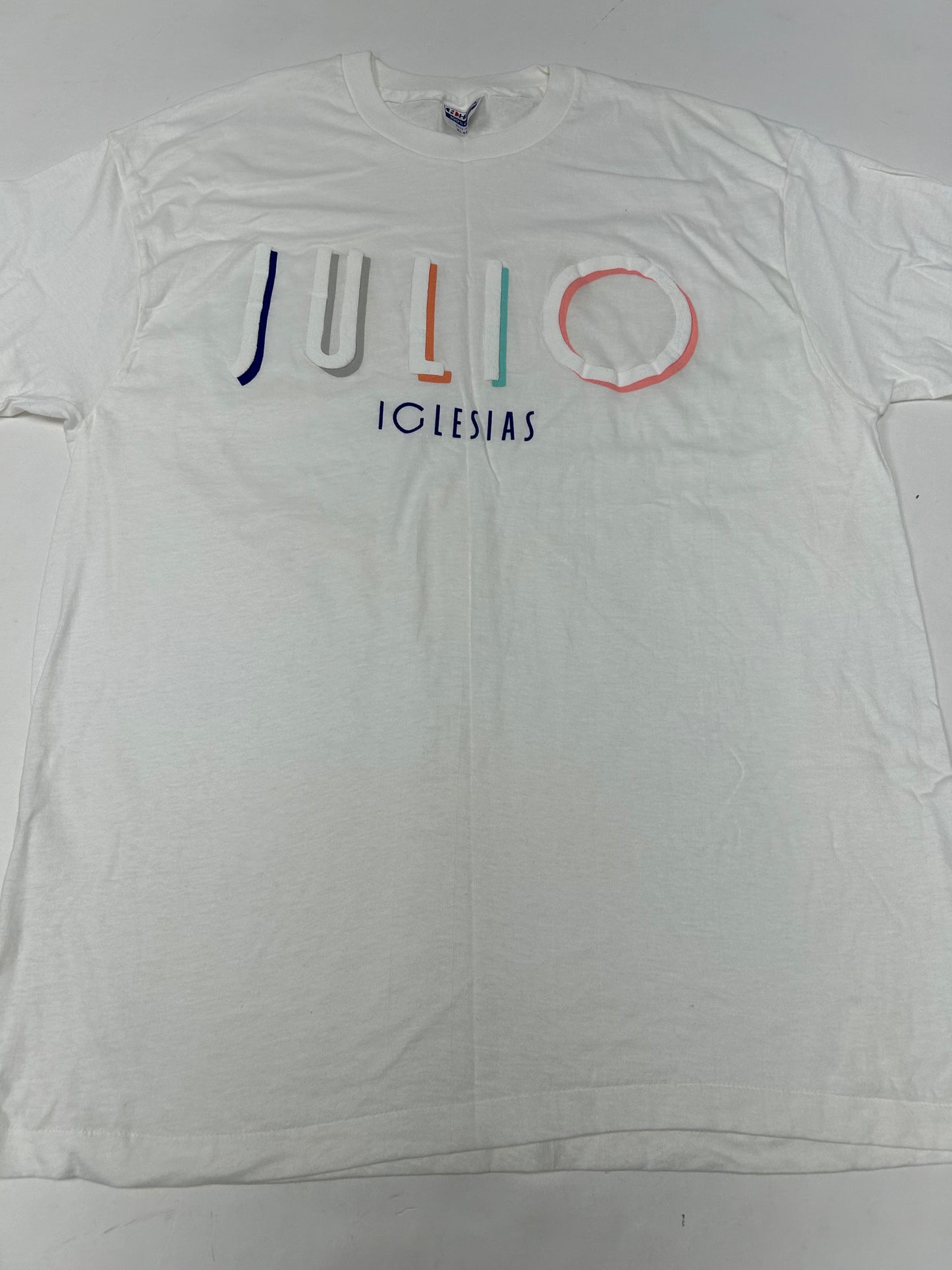 Vintage Julio Iglesias Music T Shirt 1988 Spanish Artist Puff Print Tee 22.25x30 Inches