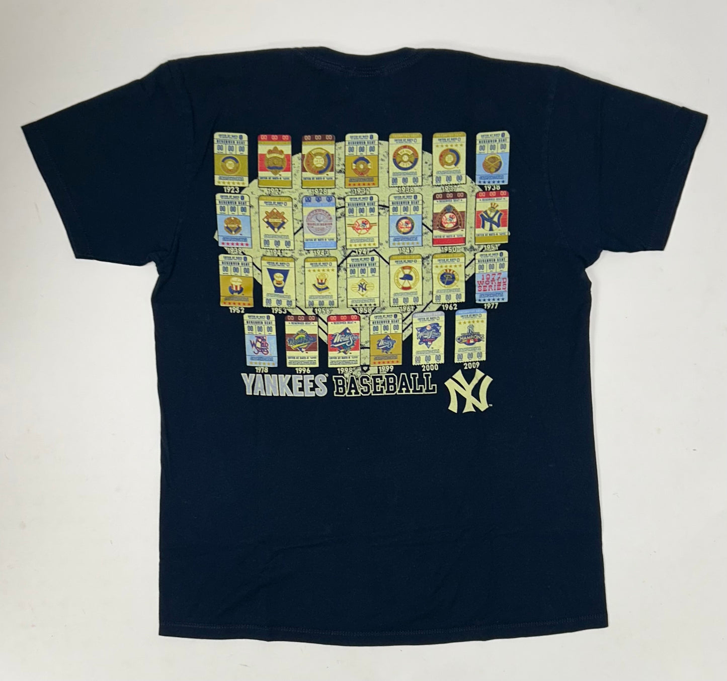 2000s Majestic New York Yankees 1923-2009 27 Championship Banners MLB Tee Large 21.5x28.75 Inches
