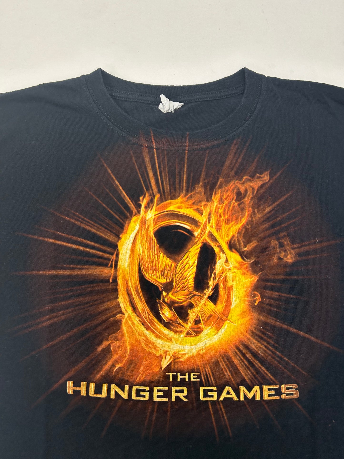 2012 The Hunger Games "May Odds In Your Favor" Movie Promo Tee Size Large 22x28 Inches