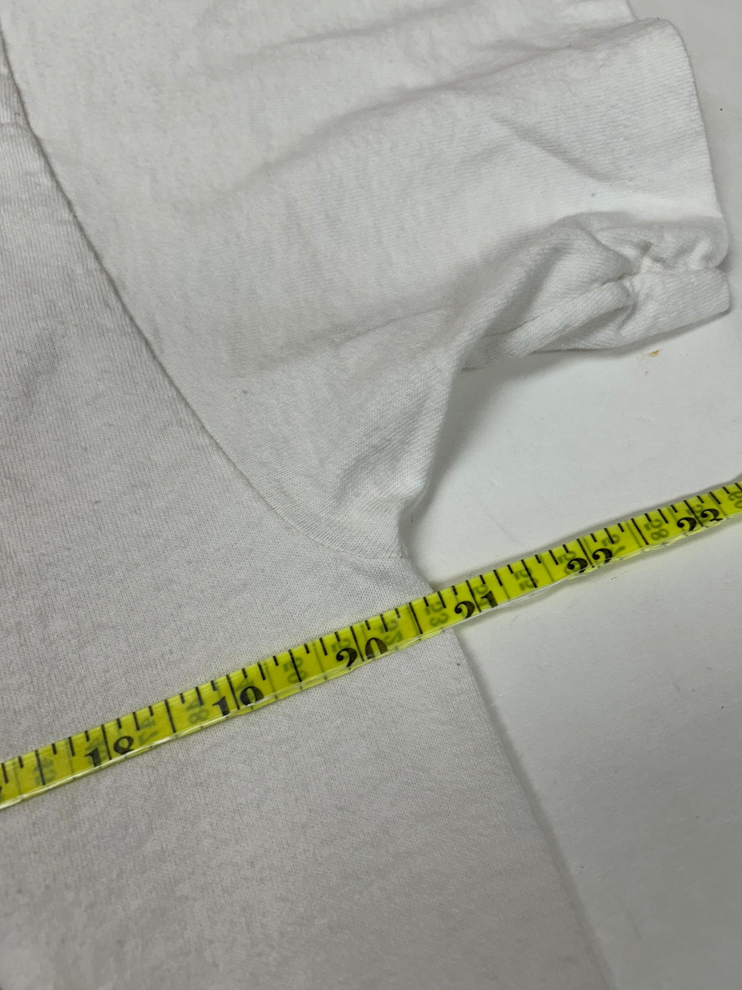 Vintage 1992 Chicago Bulls 2 Time NBA World Champs Caritcure Team Salem Sportswear Graphic Tee Large/Medium Fit 20.75x Inches