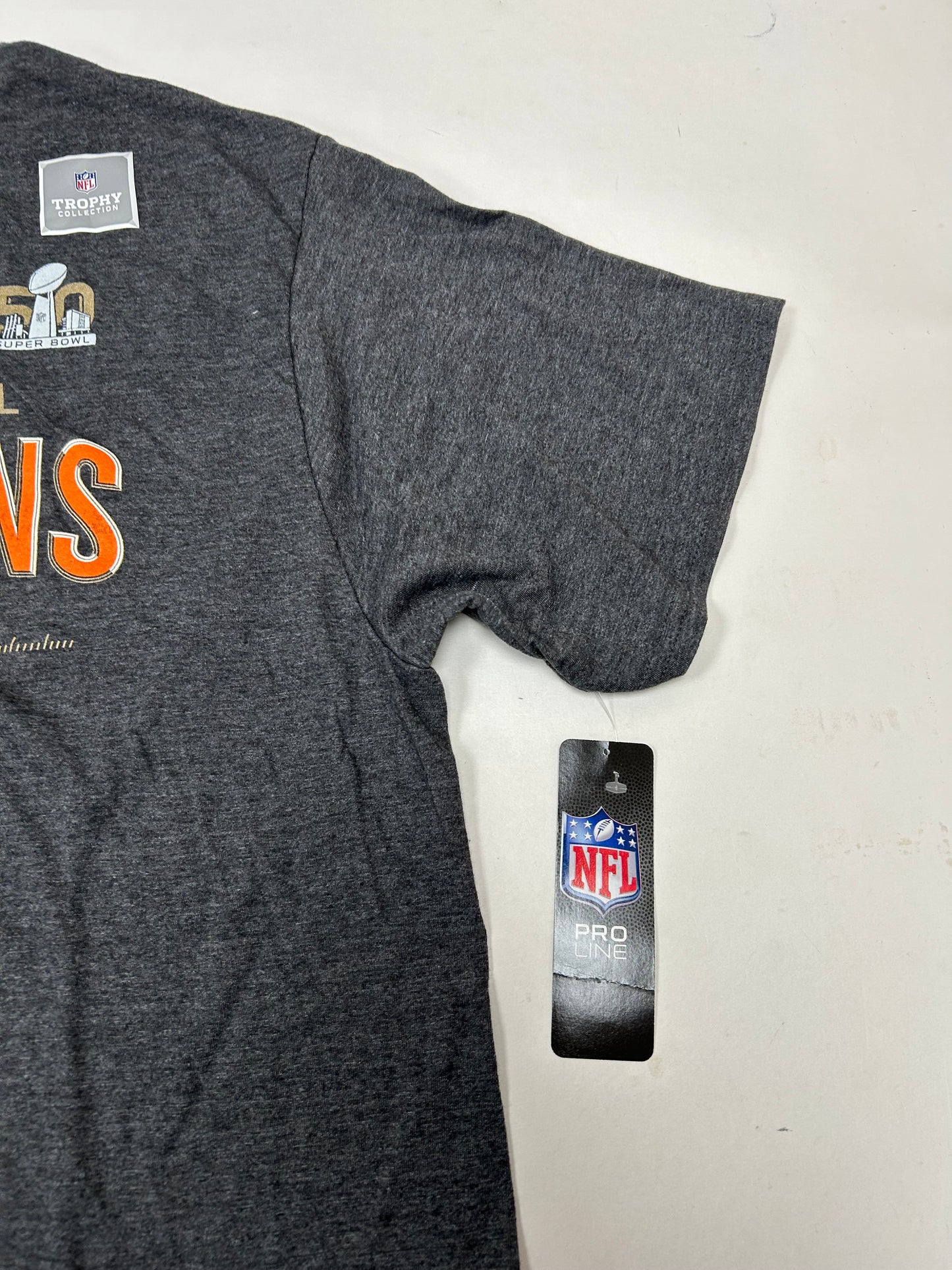Denver Broncos Super Bowl 50 NFL Champions Trophy Collection Tee 2XL Brand New 24.25x32 Inches
