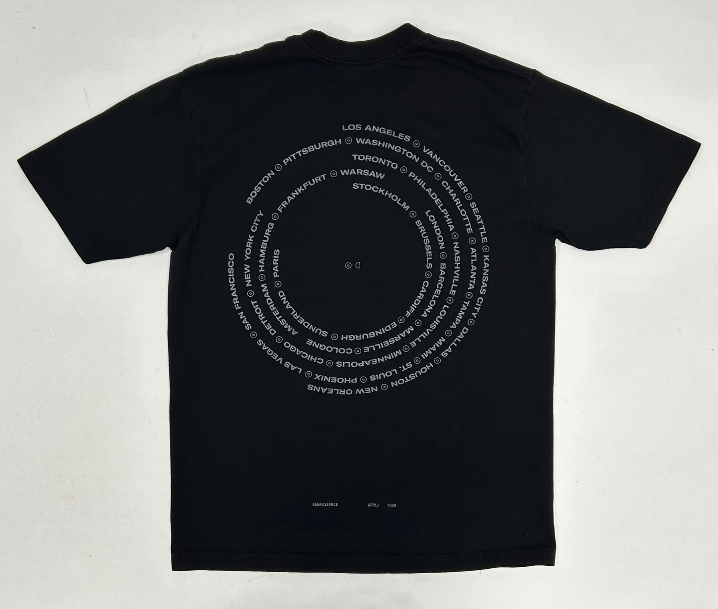 Beyoncé Cowboy Carter Renaissance World Tour 2023 Outside All Summer Medium 19.75x27.5 Inches Tee
