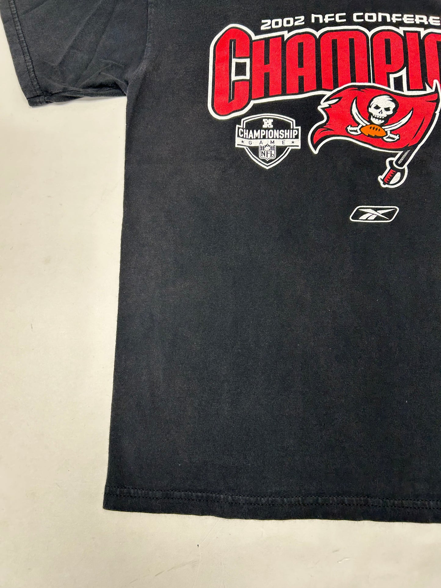 Vintage Tampa Bay Buccaneers 2002 NFC Conference Champions Super Bowl XXXVII 2003 NFL Tee Large 21.25x27.5 Inches