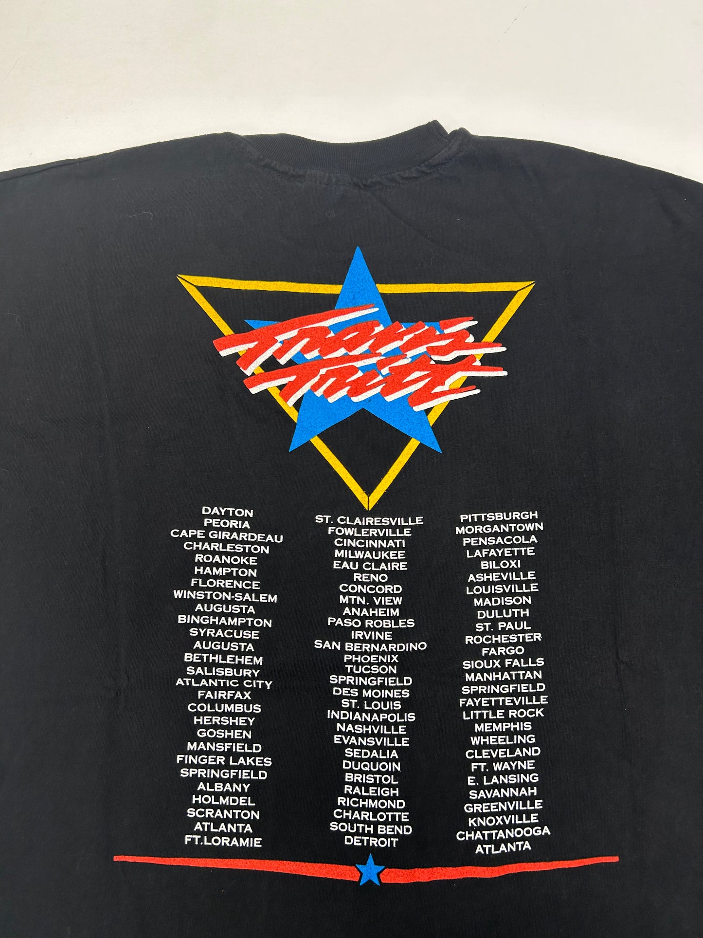 Vintage 1993 Travis Tritt Country Music Tour Tee 90s Band Tee XL 23.5x29.25 Inches