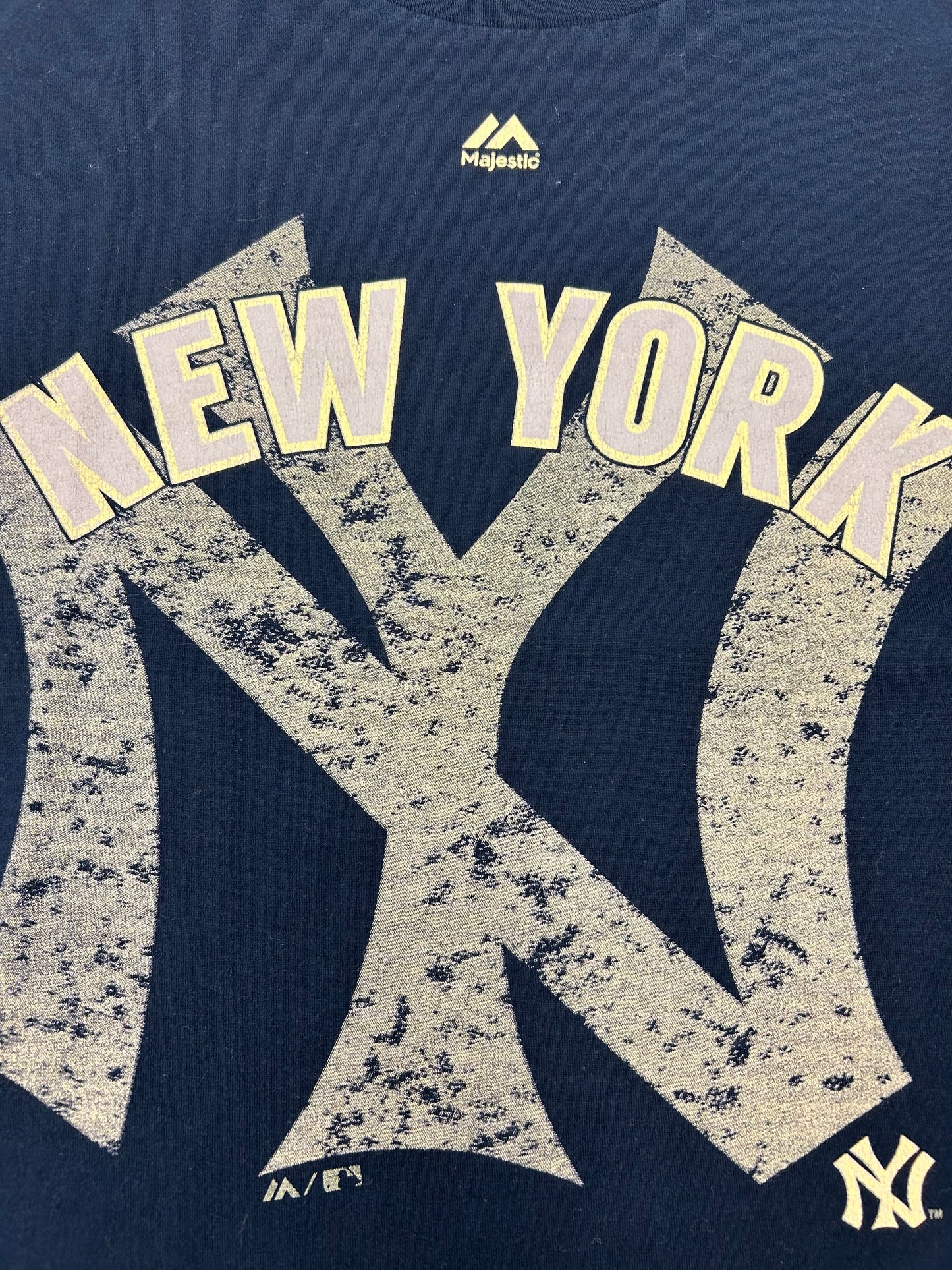 2000s Majestic New York Yankees 1923-2009 27 Championship Banners MLB Tee Large 21.5x28.75 Inches