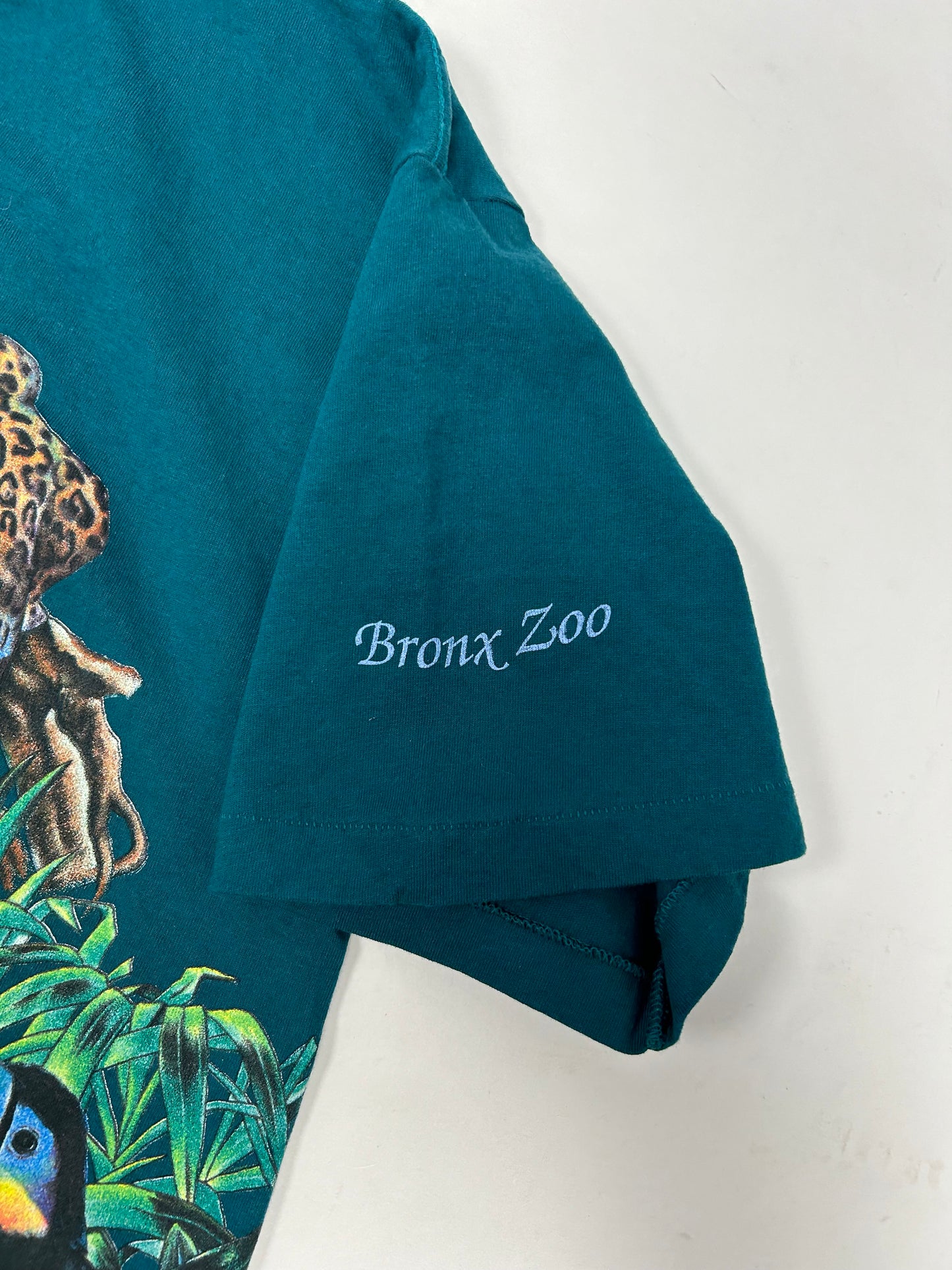 Vintage Bronx Zoo Habitat Rainforest Animal All Over Print Blue T Shirt 90s NYC XL 23.75x31 Inches