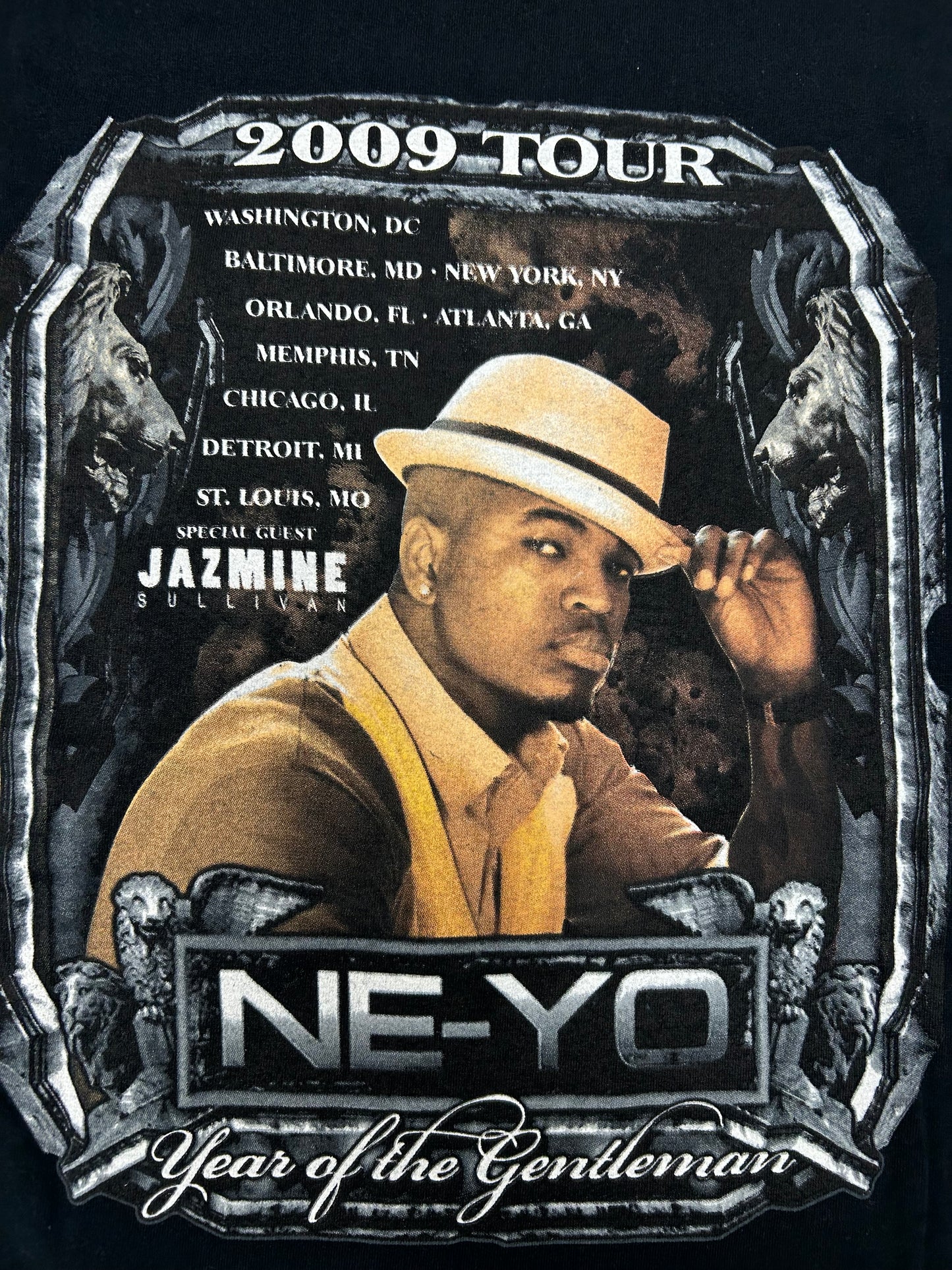 Ne-Yo Year of the Gentleman Promo Tour Closer Medium Vintage Parking Lot Tee ‘09