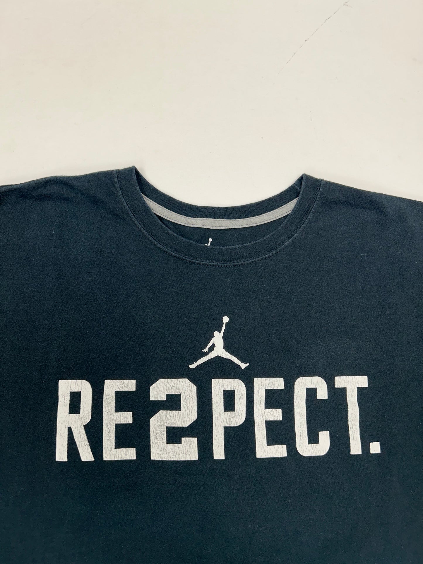 Jordan Brand RE2SPECT Derek Jeter New York Yankees MLB Tee XL 24x29.5 Inches Fading