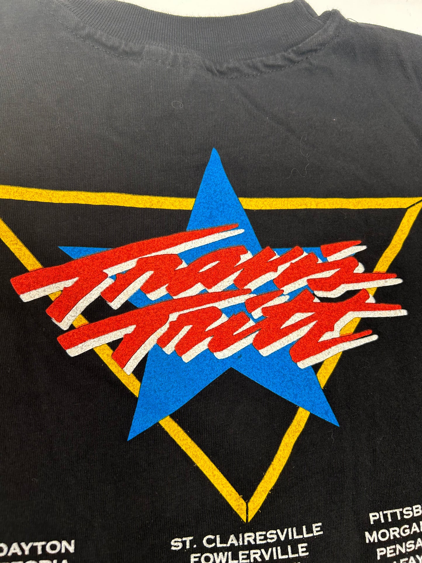 Vintage 1993 Travis Tritt Country Music Tour Tee 90s Band Tee XL 23.5x29.25 Inches