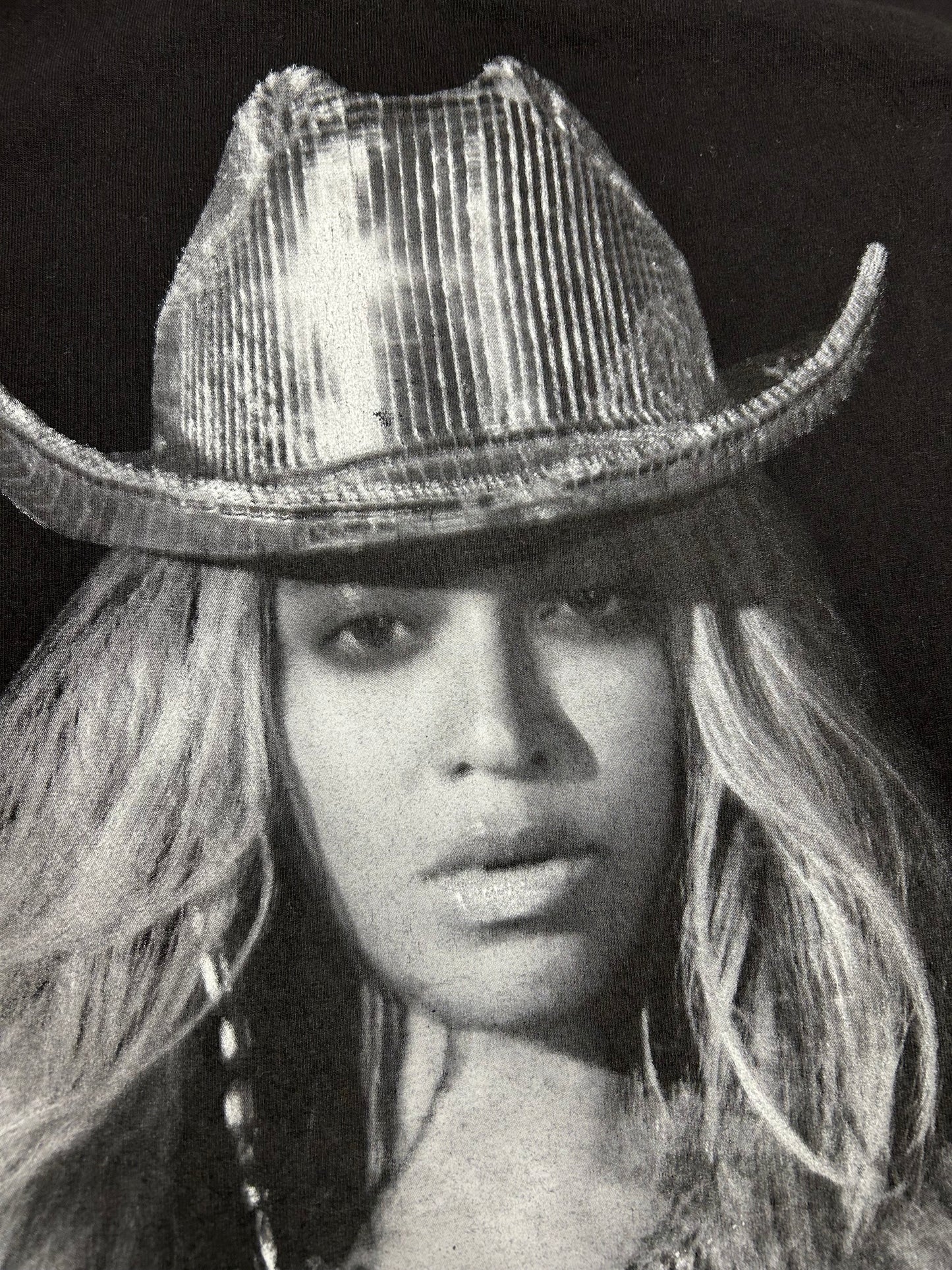 Beyoncé Cowboy Carter Renaissance World Tour 2023 Outside All Summer Medium 19.75x27.5 Inches Tee