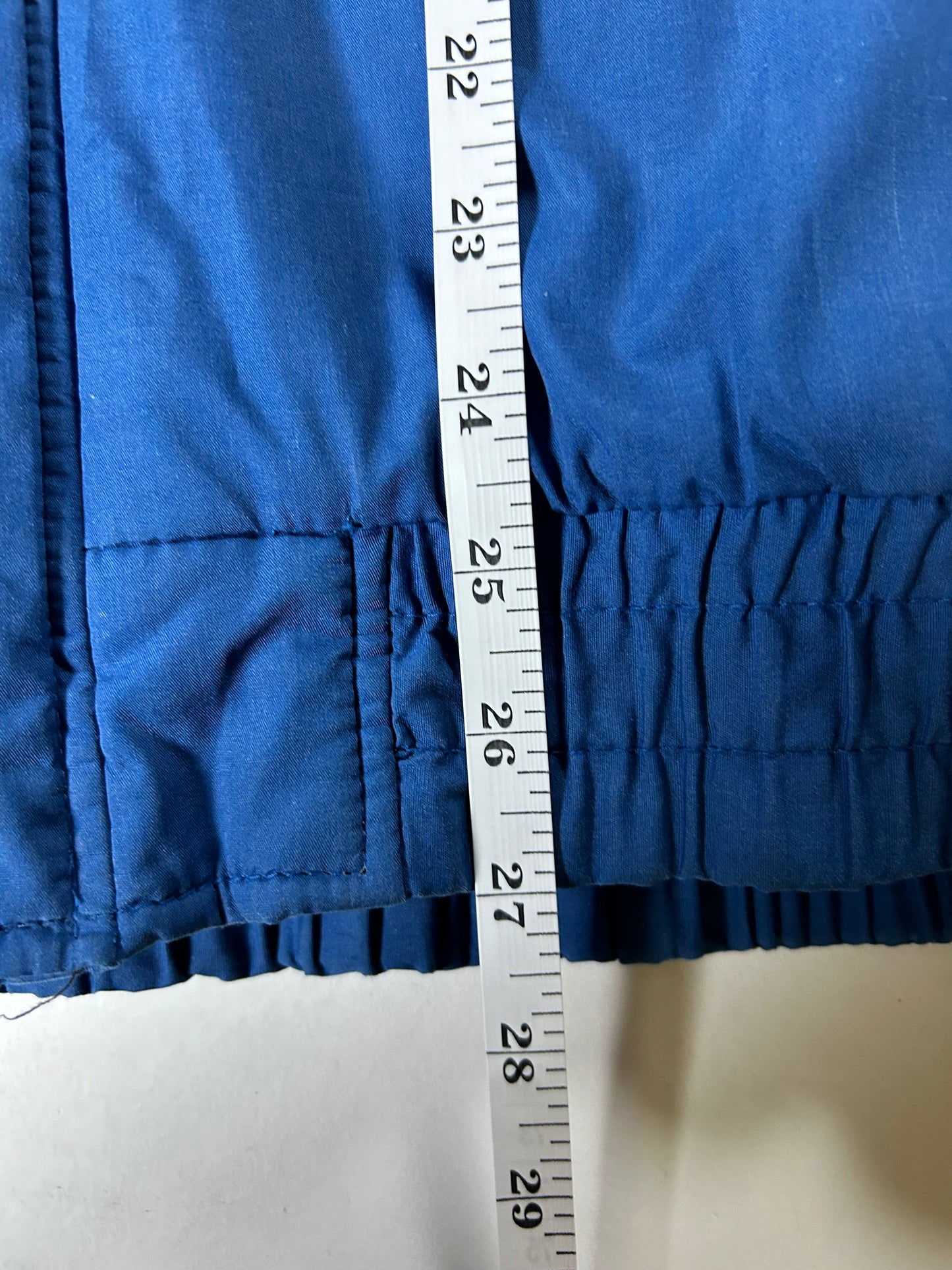 Vintage 90s New England Patriots NFL Graffiti Pro Player Puffer Jacket Tagged Medium Can Fit Large 26.25x27.5 Inches