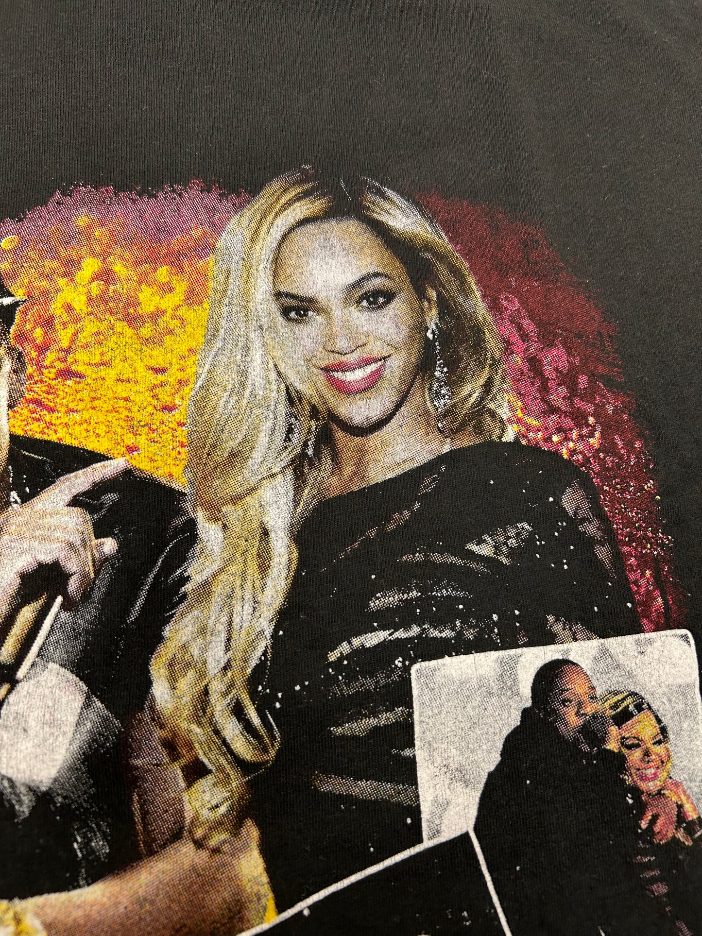2014 Jay-Z & Beyoncé On The Run Tour Rap Parking Lot Tee Large 21.25x28.25 Inches