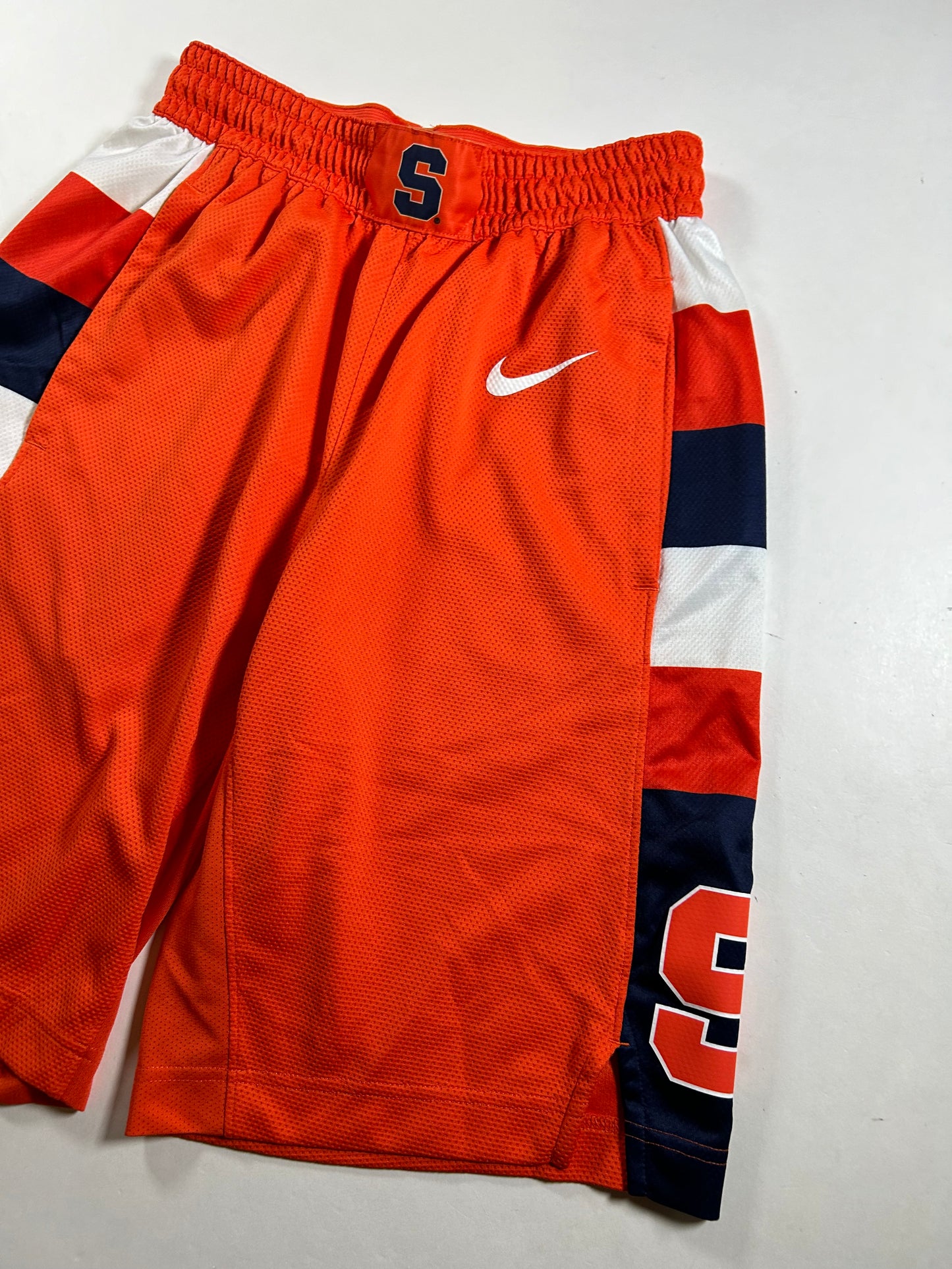 Syracuse Orange Shorts Orange NCAA Basketball Nike Dri Fit Orangemen Medium 13.25x21/22 Iniches