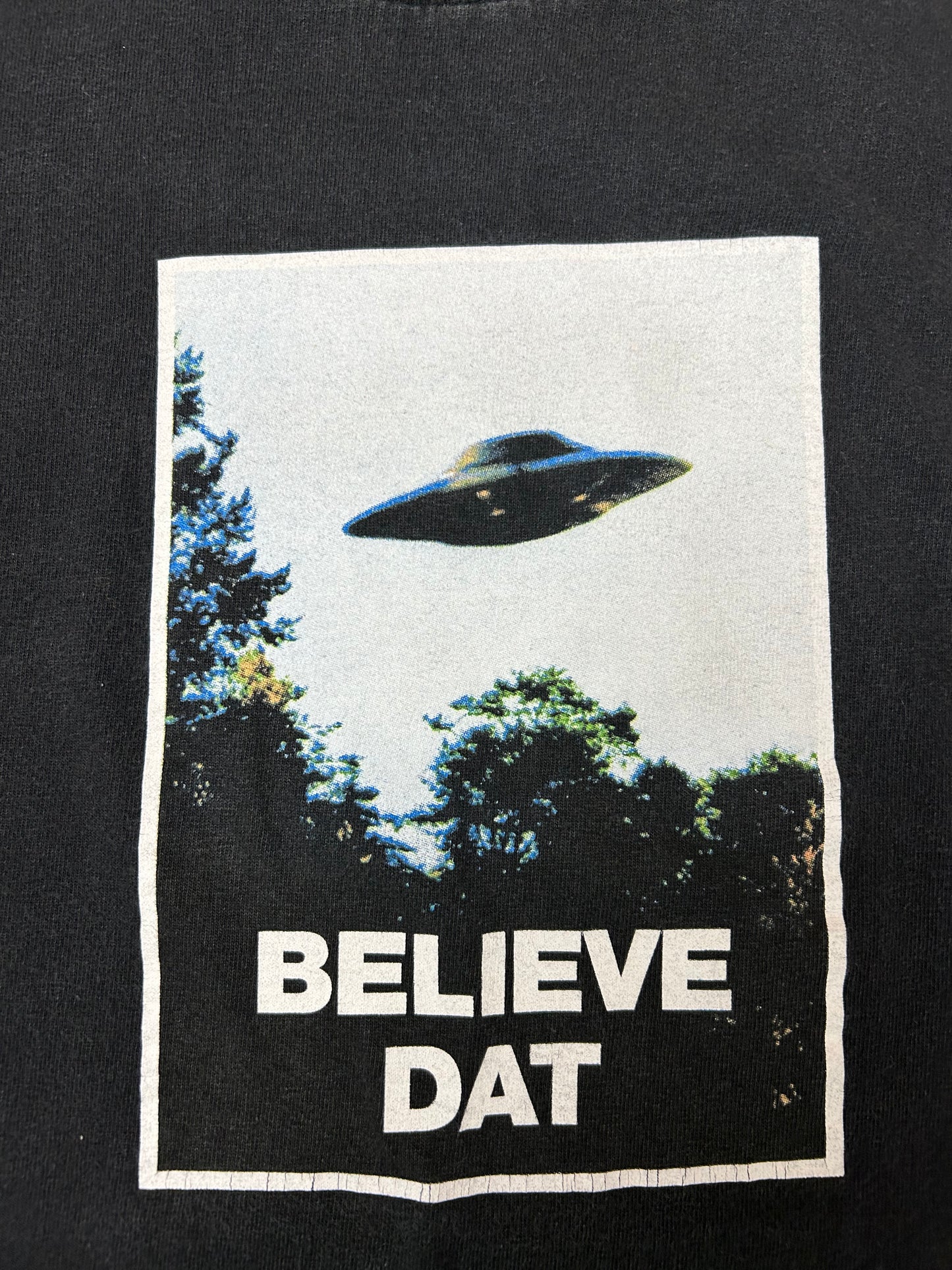 Vintage 00s The Hundreds Believe Dat Alien Graphic Tee Large 21.5x29.25 Inches As Is