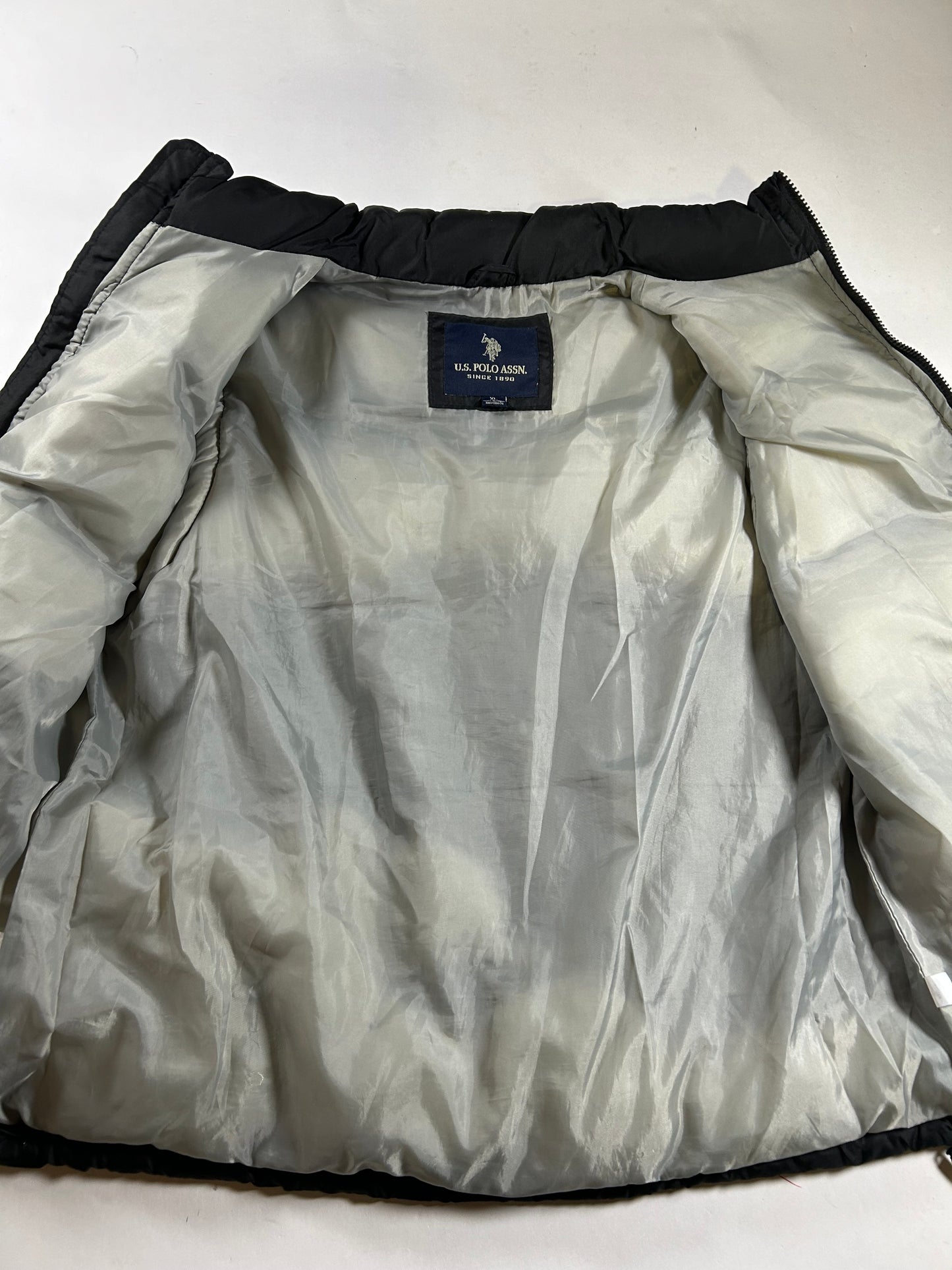 US Polo Assn Men’s Full Zip Puffer Vest Black Lined With Pockets Size XL 26.25x28.5 Inches