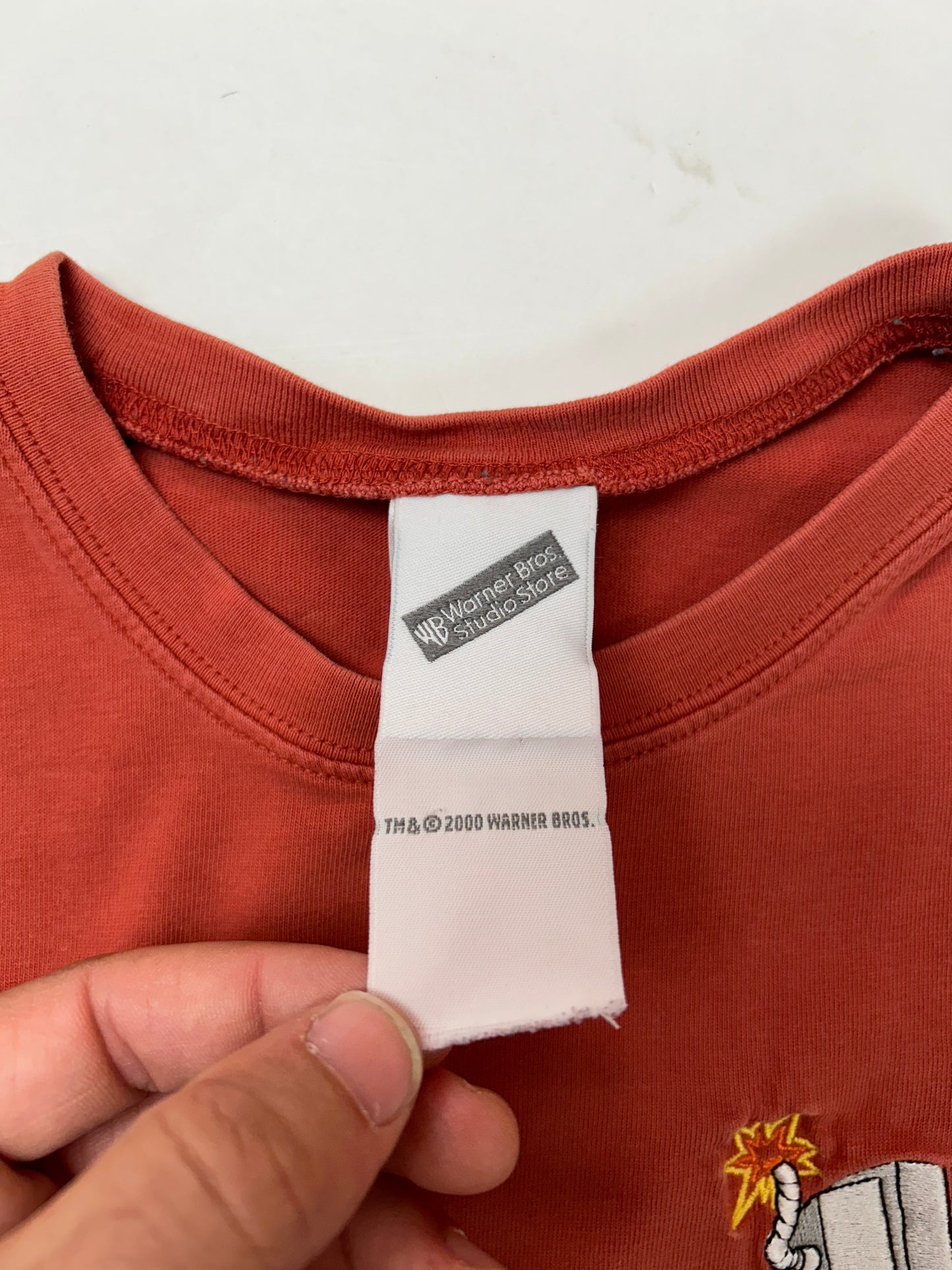 Vintage 2000 Warner Bros Studio Store Wile E. Coyote Explosive Genius Pocket Tee Medium 21x26 Inches