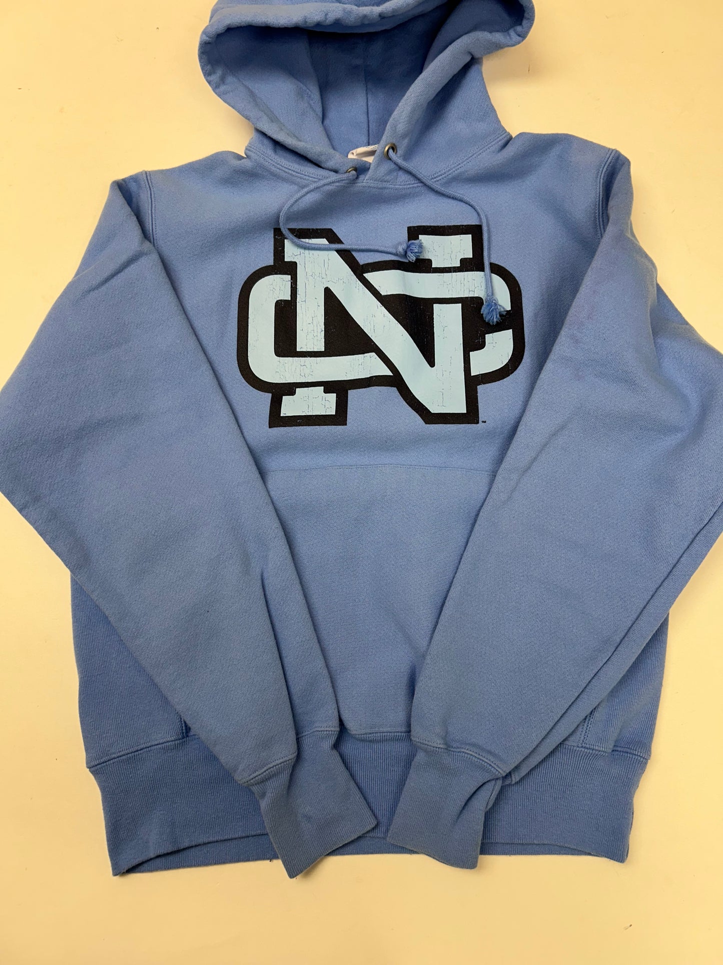 University Of North Carolina UNC Chapel Hill College Champion Reverse Weave Hooded Sweatshirt Small 21.5x26 Inches