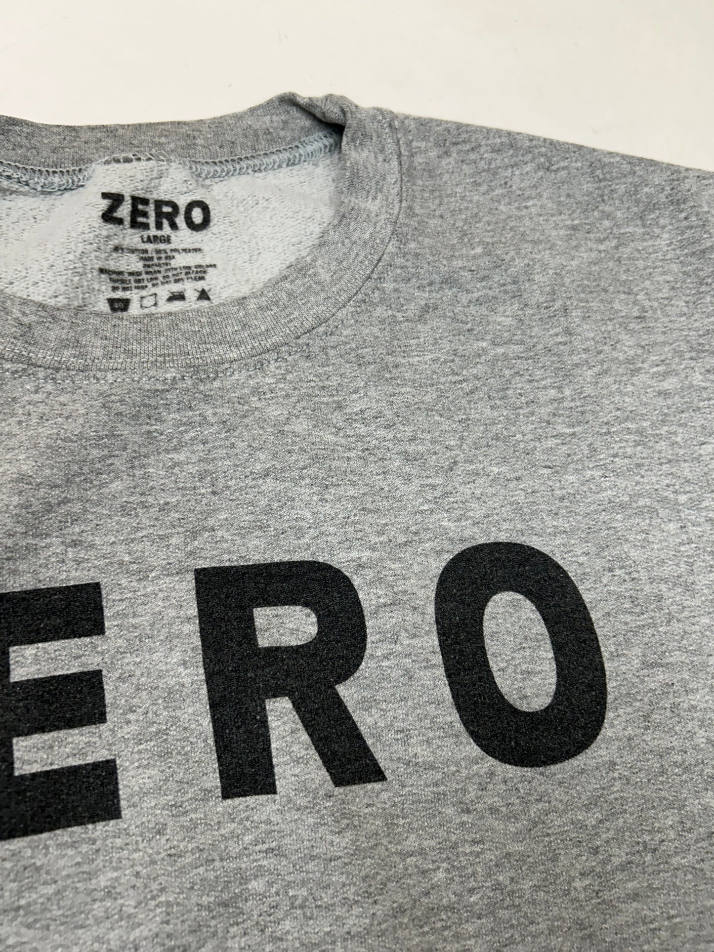 Zero Skateboards Spell Out Skate Brand Crewneck Sweatshirt Large 23.75x27 Inches Gray