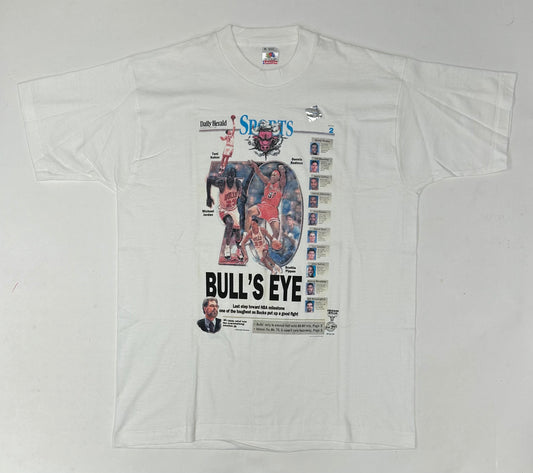 Vintage Chicago Bulls 70 Wins Newspaper Article Tee Bull’s Eye Front Pages XL 23x31.5 DS New With Sticker