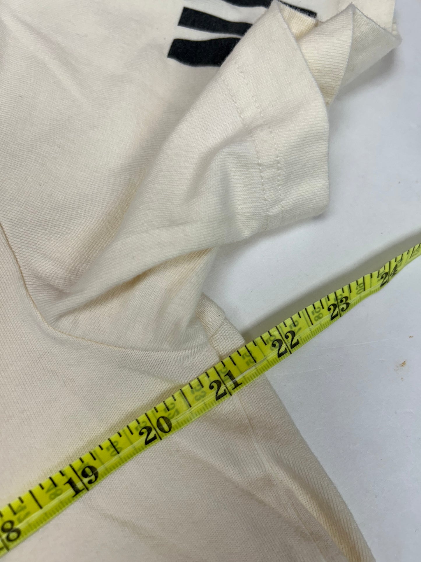 Mitchell & Ness Hardwood Classic Team Issued New York Knicks NBA Tee Medium 21x28.75 Inches