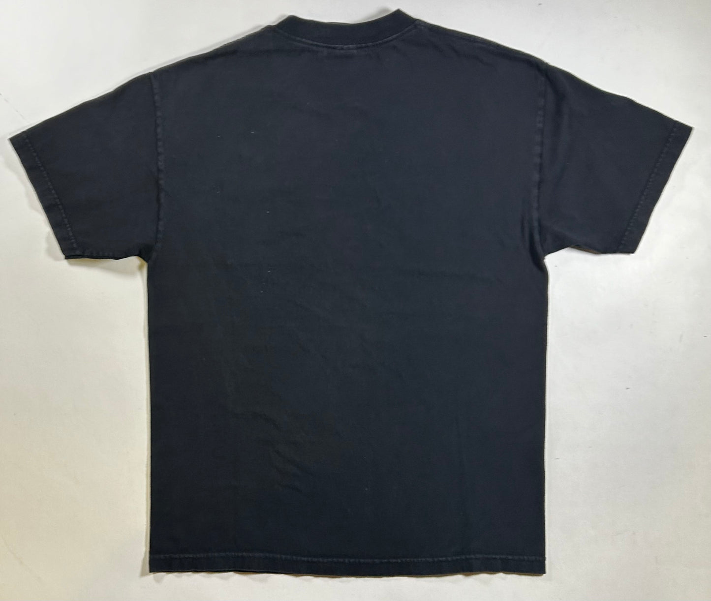 Huf Worldwide Pocket Skate Tee Upside down Peace Shirt Black Large 21x29 Inches