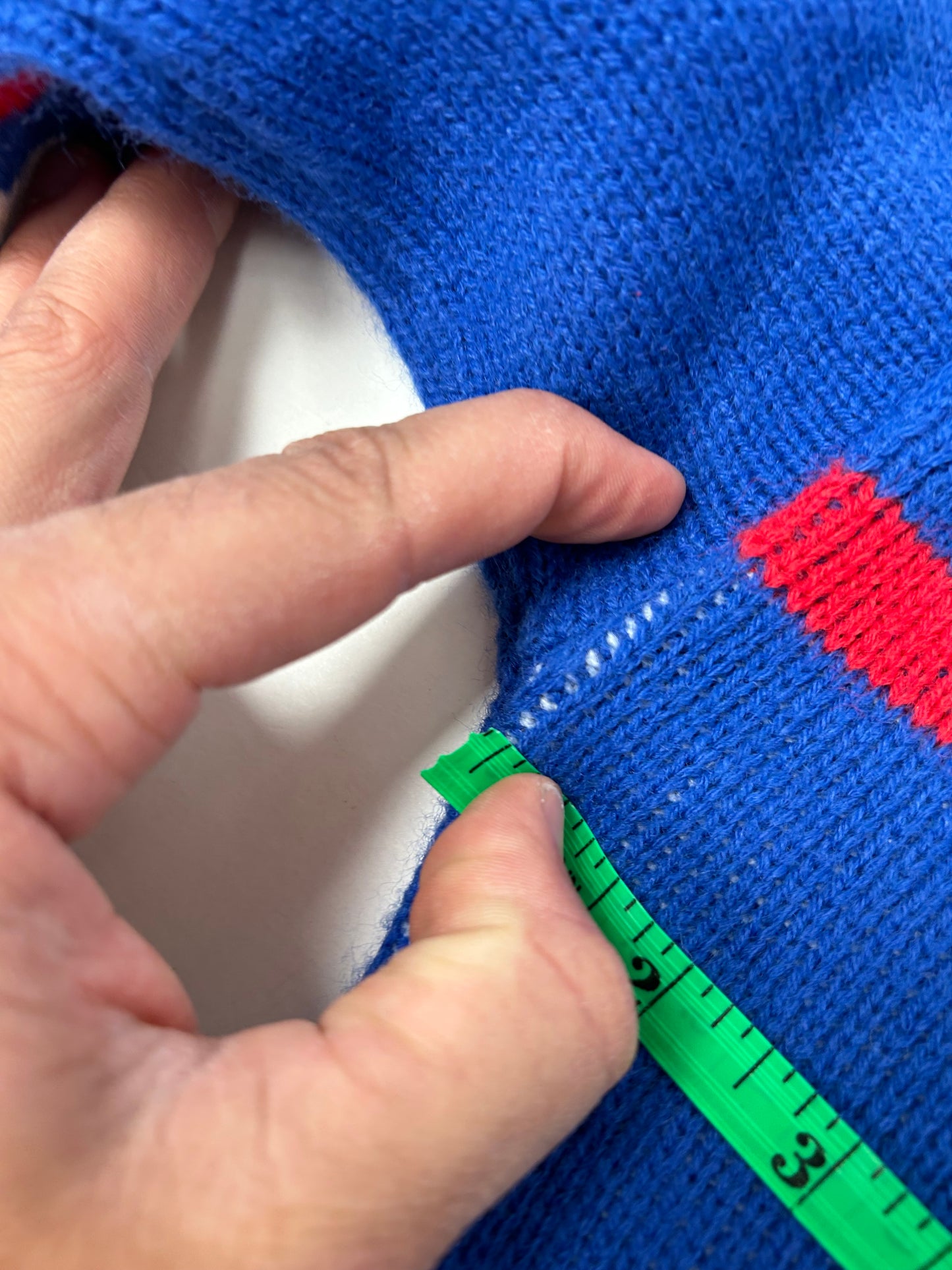 Vintage Cliff Engle New York Giants NFL Sweater Medium 23.5x27.5 Inches