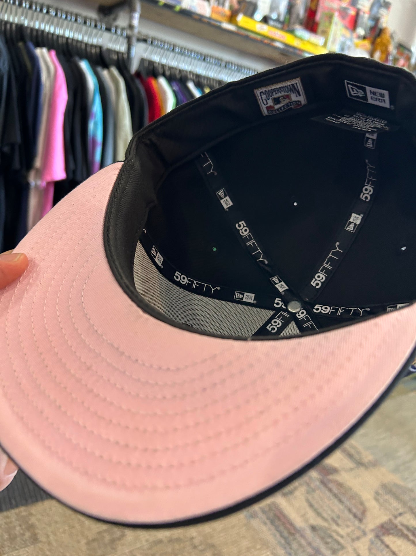 New Era 59Fifty Cooperstown Collection Houston Astros 2005 World Series Patch Fitted Hat Pink Underbrim Size 7 5/8 60.6 CM