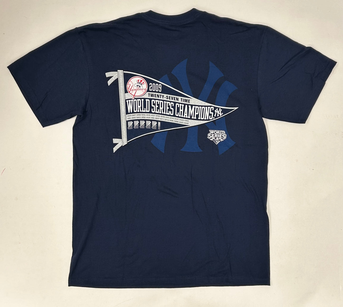 Nike 2009 New York Yankees Twenty-Seven Time World Series Champions Tee Tagged Medium Can Fit Large 22x30.75 Inches
