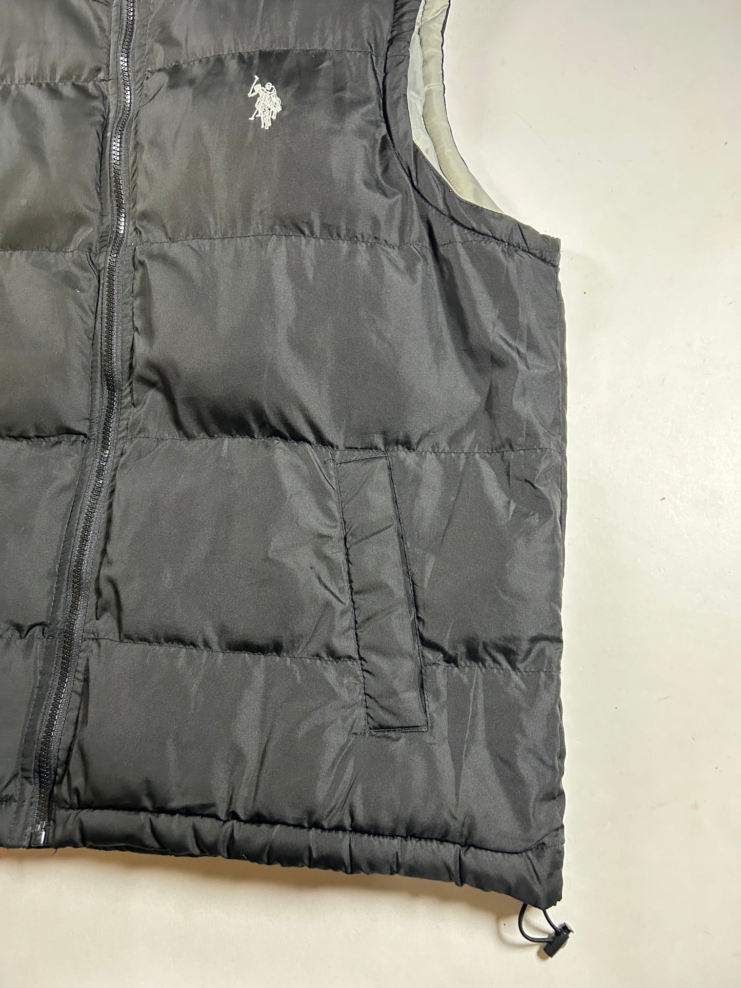 US Polo Assn Men’s Full Zip Puffer Vest Black Lined With Pockets Size XL 26.25x28.5 Inches