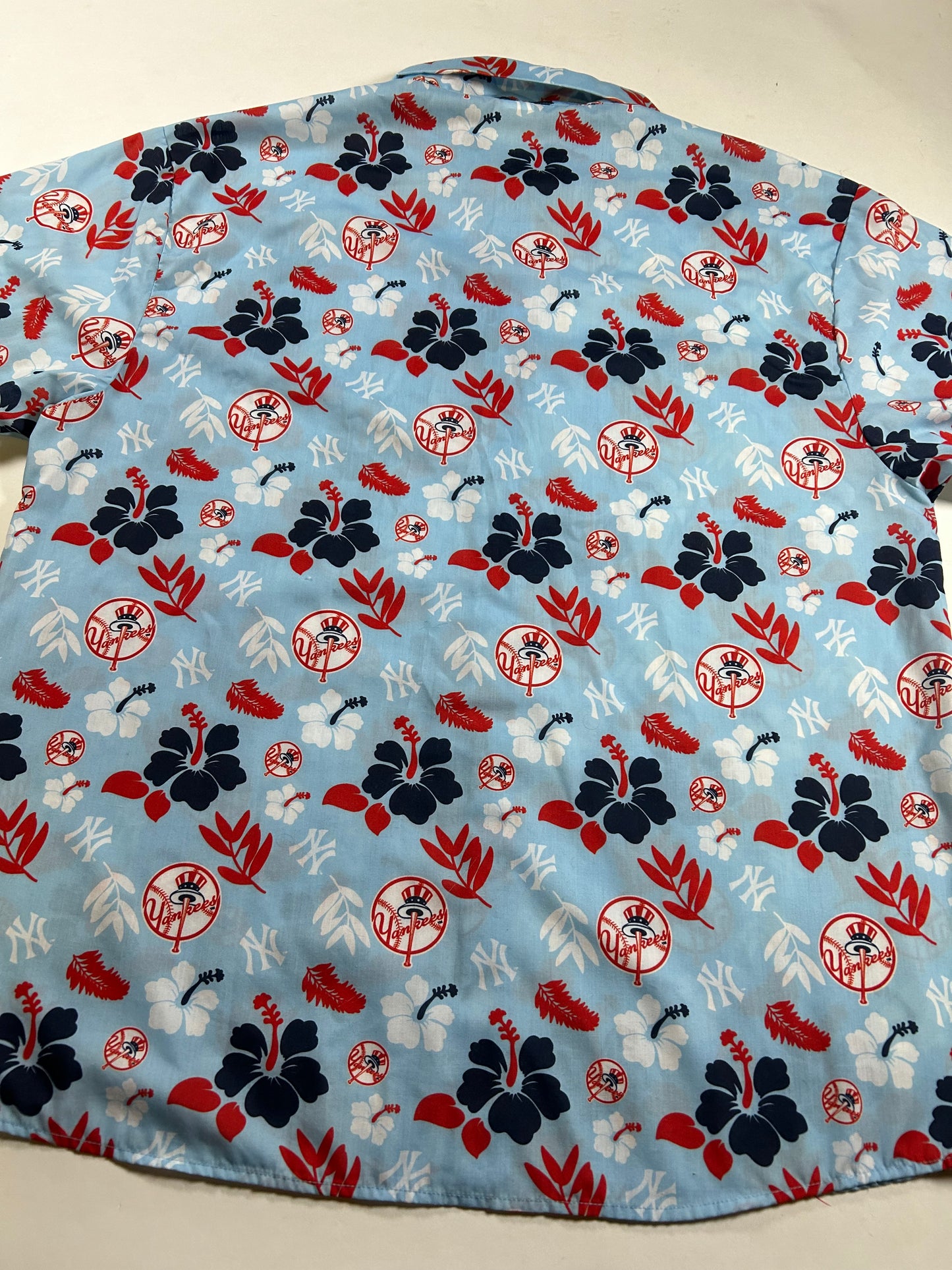 New York YankeesShort Sleeve Hawaiian Aloha Shirt Men's XL MLB Baseball