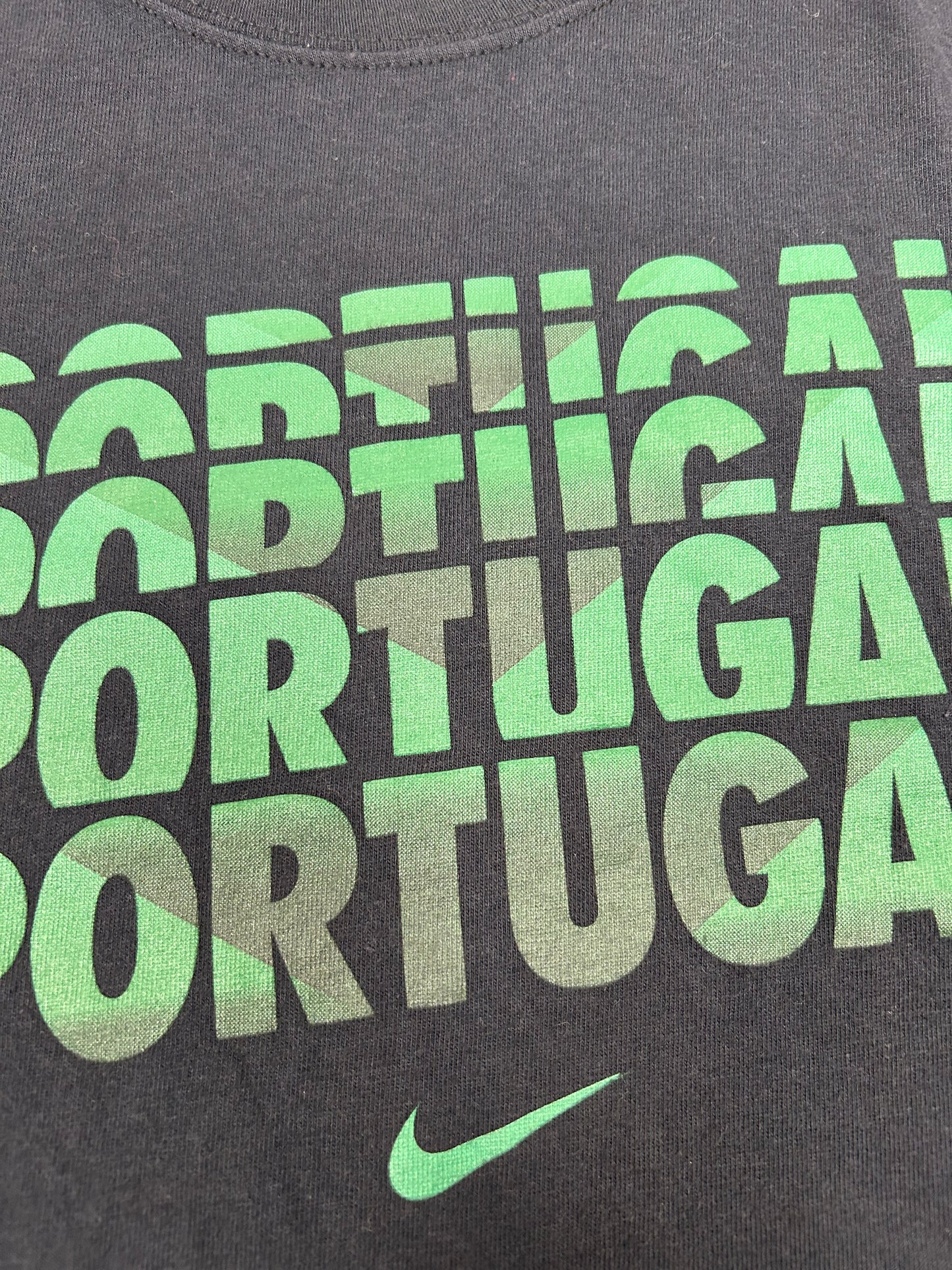 Nike Portugal Futbol Club Soccer T Shirt FPF Black Logo Youth Large 17.75x24.25 Inches