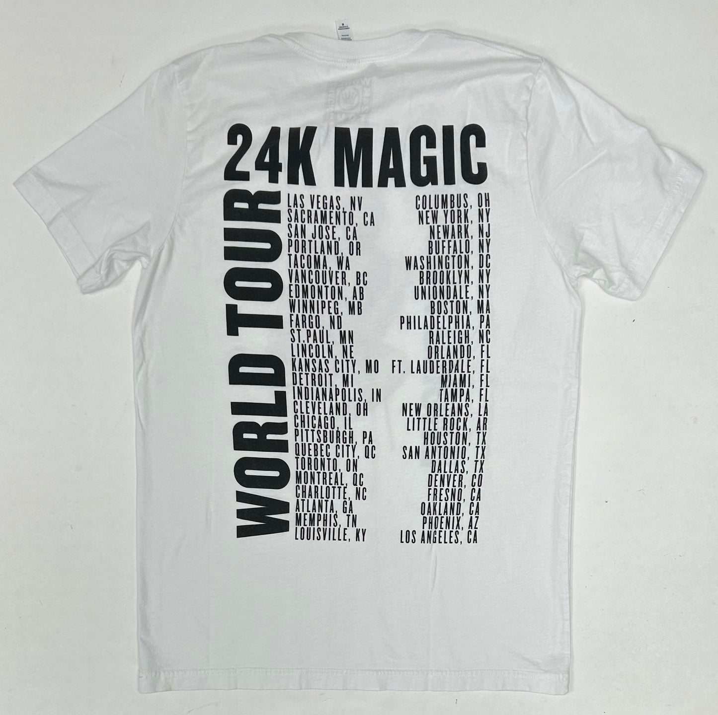 Bruno Mars 24K Magic World Tour Band Graphic T Shirt Size Medium 19x28 Inches