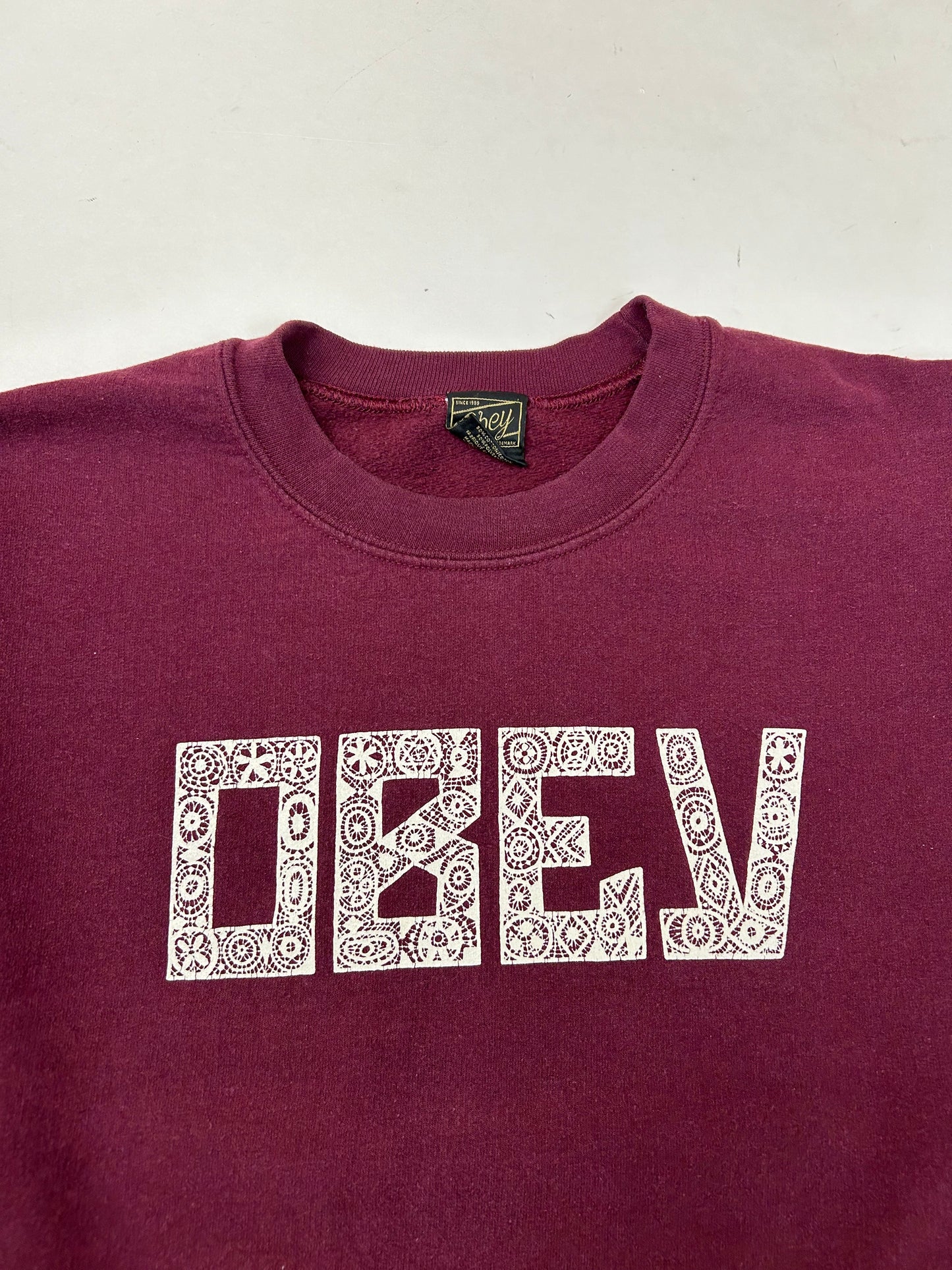 00s Obey Crewneck Sweatshirt Maroon Medium 22.5x25.5 Inches