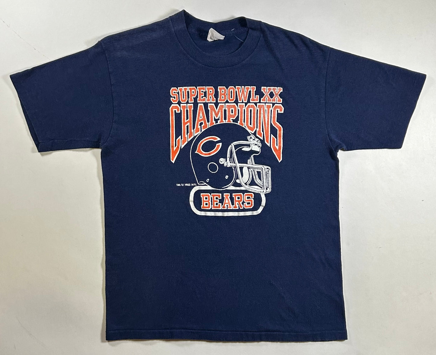 Vintage Logo 7 Chicago Bears NFL Super Bowl XX Champions Tee M/S Fit 19.25x25.5 Inches