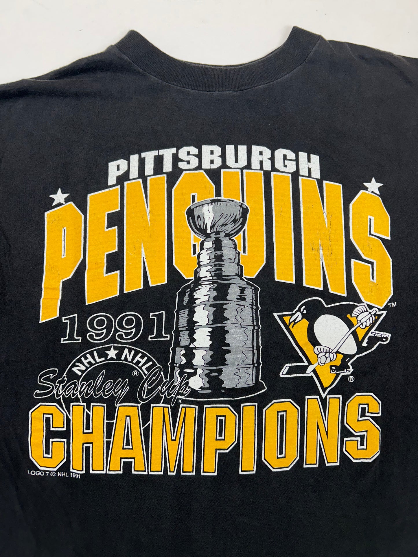Vintage Logo 7 1991 Pittsburgh Penguins NHL Stanley Cup Champions L/XL Thin Fit 22.75x27.75 Inches