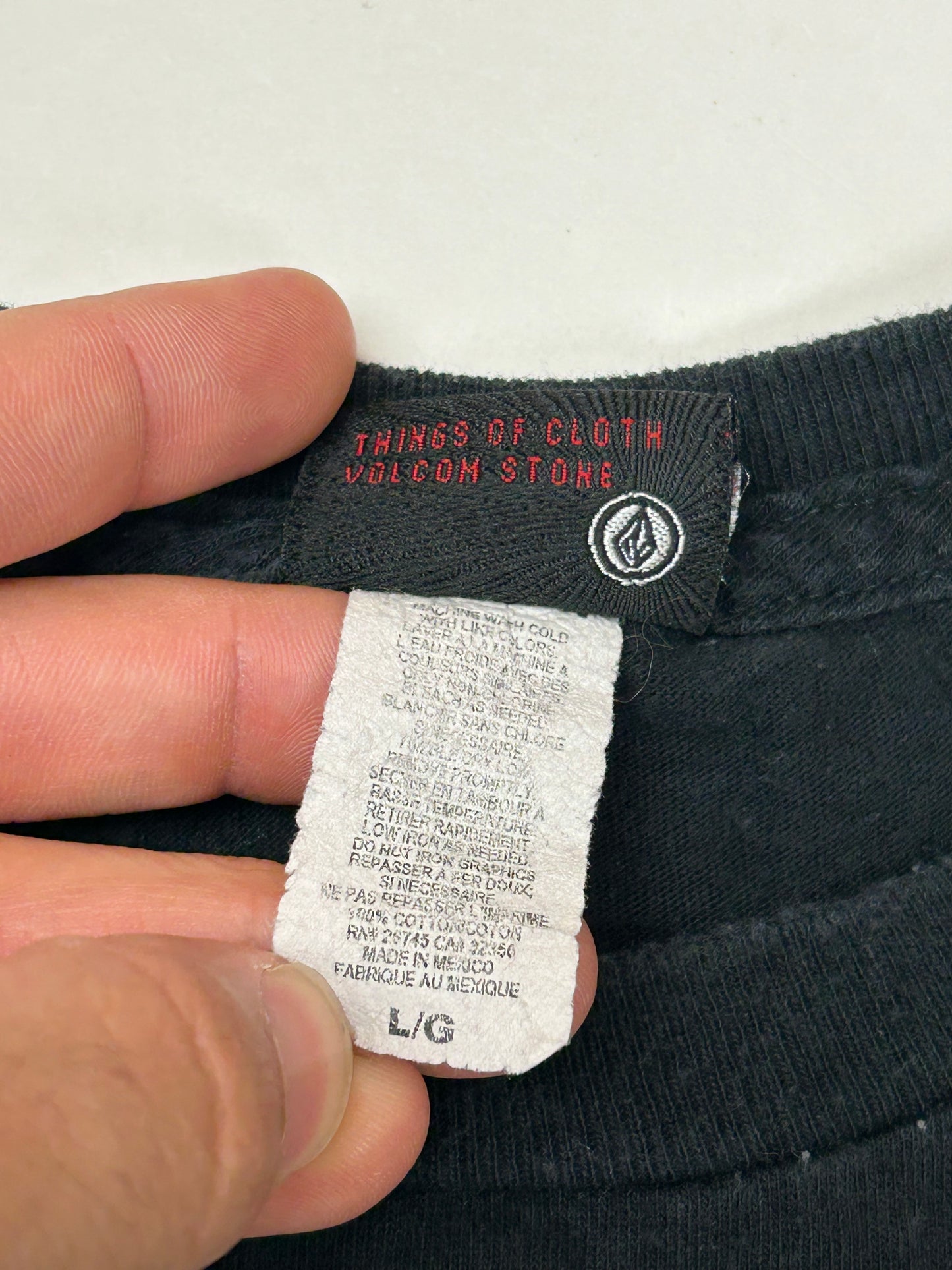 Vintage 00s Volcom Stone The Only Constant Change Tee Large 21.75x30 Inches