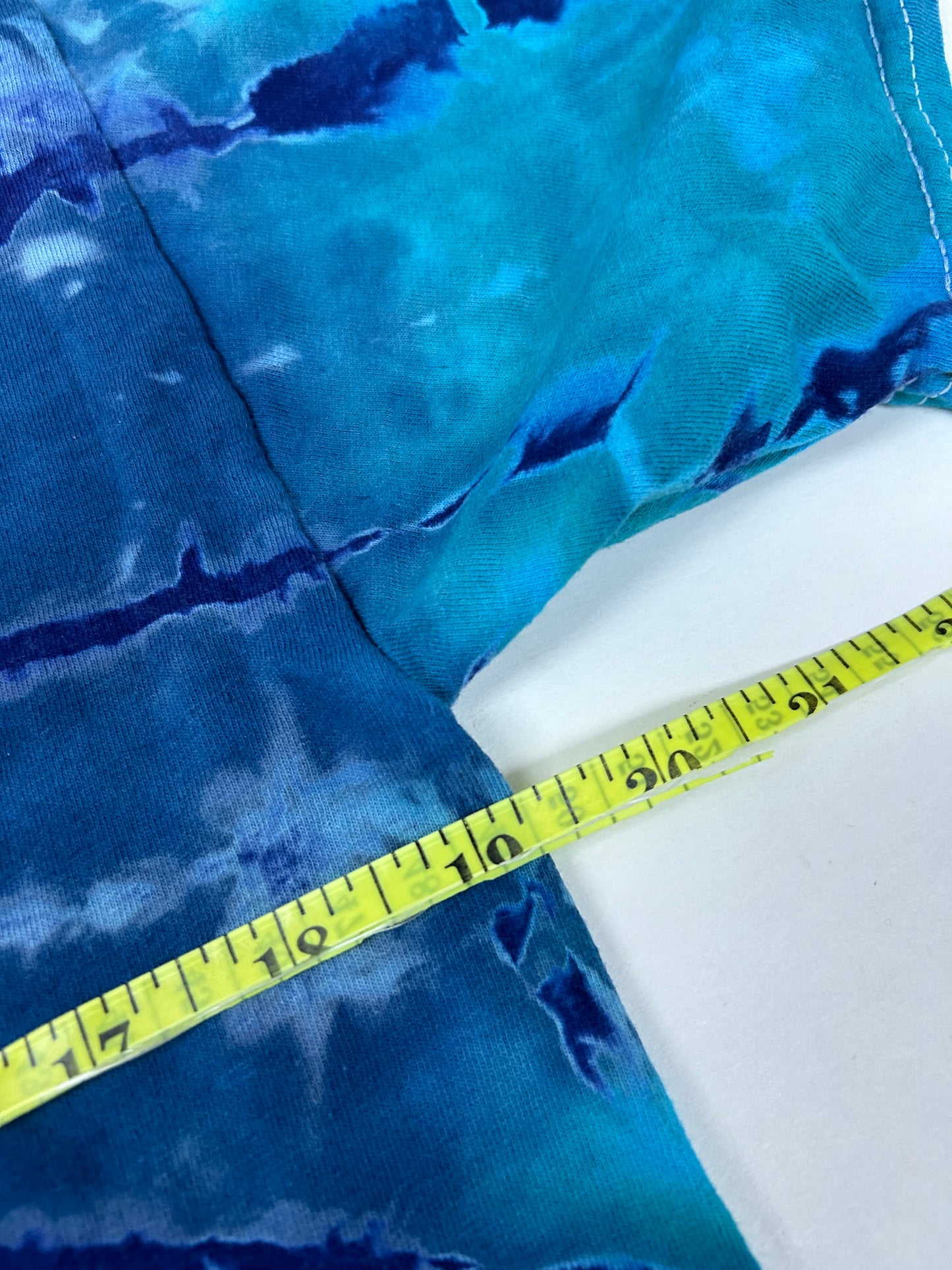 2018 Grateful Dead Turtles Music Band Group Tie-Dye Graphic Tee Medium 19.25x27.75 Inches