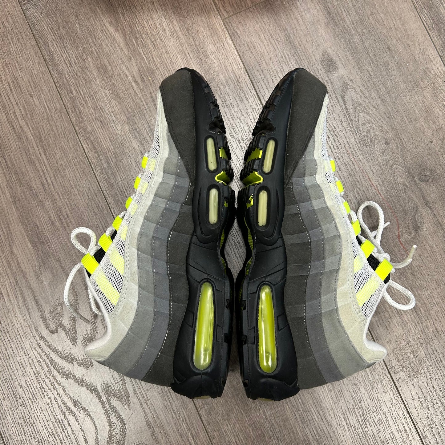 Vintage 2005 Nike Air Max 95 OG Neon Size 10.5 Used With Box 313111-071 Vietnam Wear At Your Own Risk