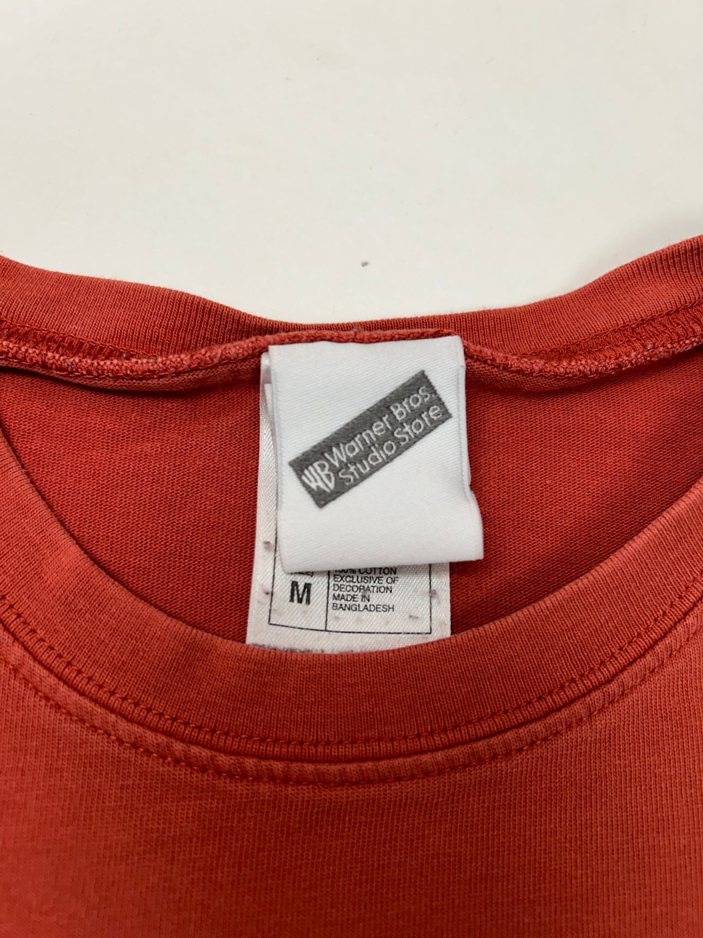 Vintage 2000 Warner Bros Studio Store Wile E. Coyote Explosive Genius Pocket Tee Medium 21x26 Inches