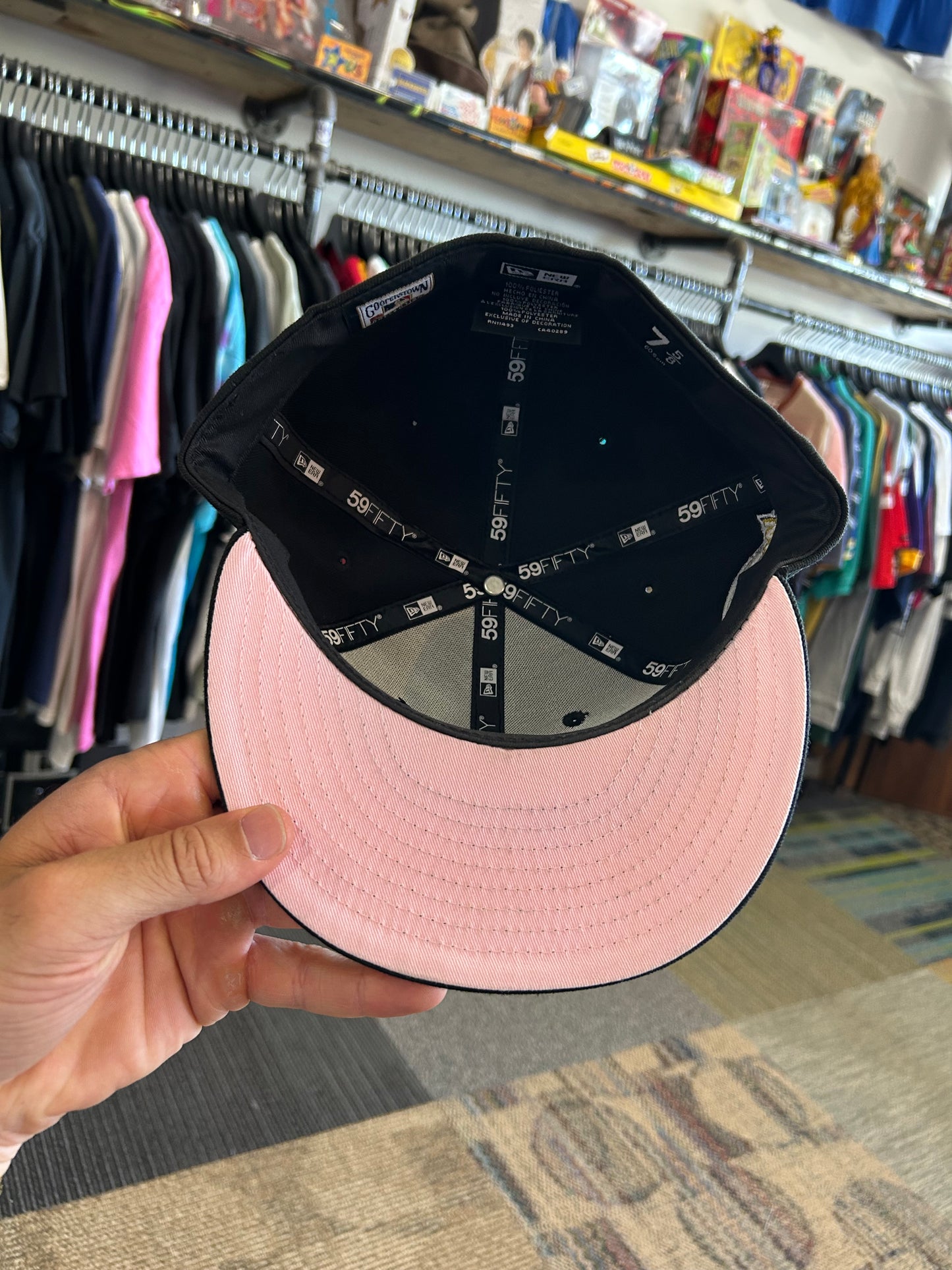 New Era 59Fifty Cooperstown Collection Houston Astros 2005 World Series Patch Fitted Hat Pink Underbrim Size 7 5/8 60.6 CM