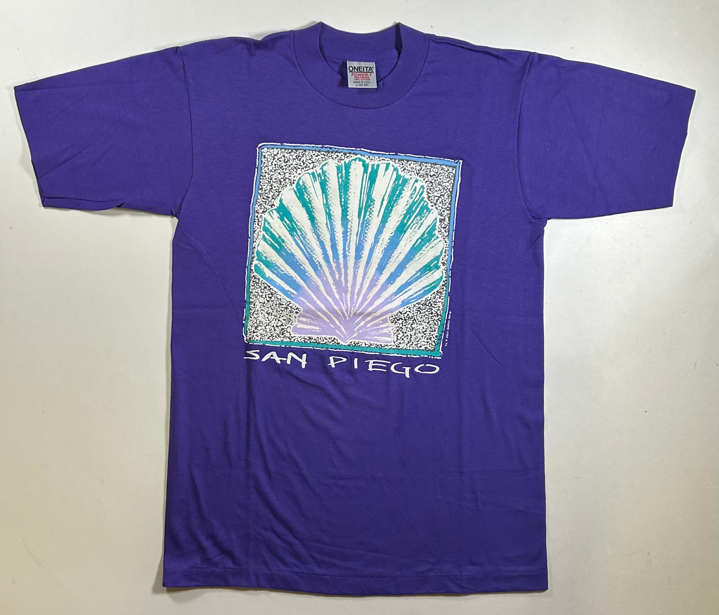 Vintage 1992 San Diego Seashell Destination Vactuon Tee Purple Large/Medium Fit 20.5x30 Inches