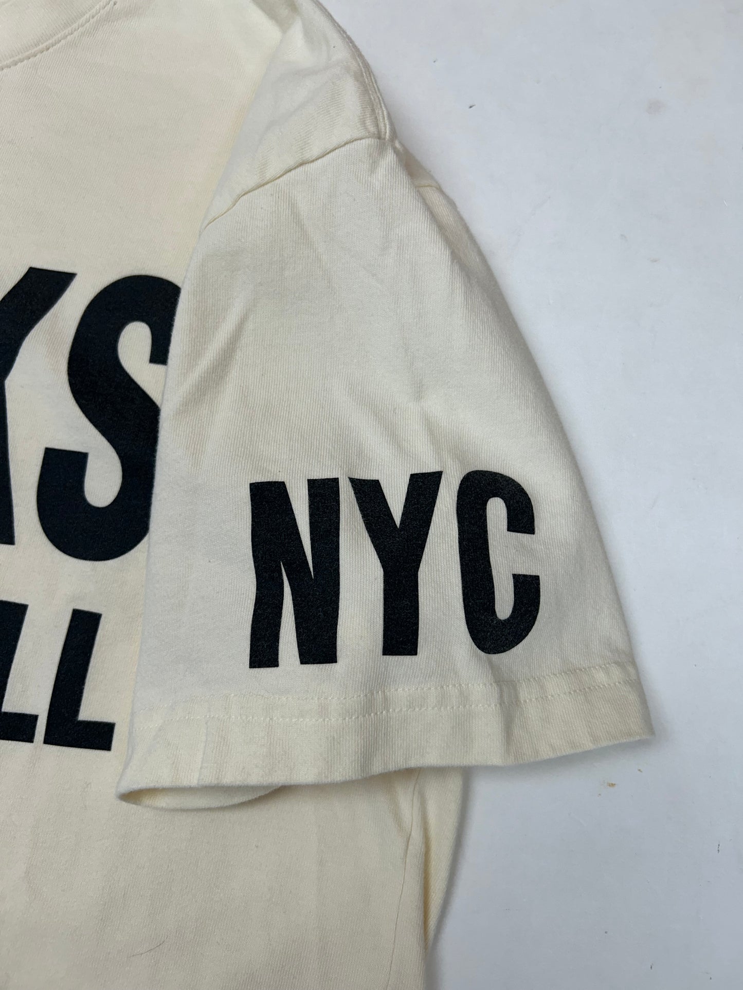 Mitchell & Ness Hardwood Classic Team Issued New York Knicks NBA Tee Medium 21x28.75 Inches