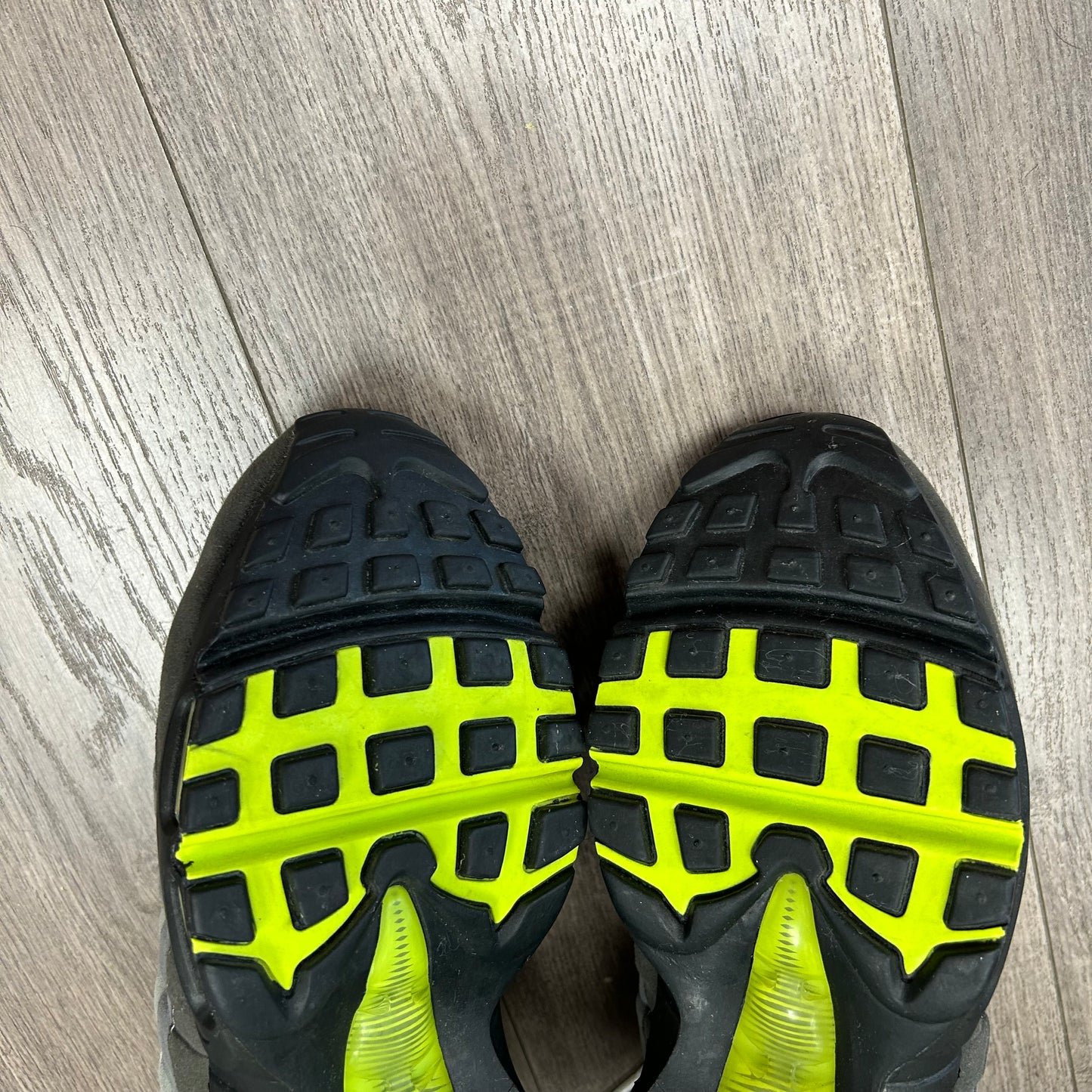 Vintage 2005 Nike Air Max 95 OG Neon Size 10.5 Used With Box 313111-071 Vietnam Wear At Your Own Risk