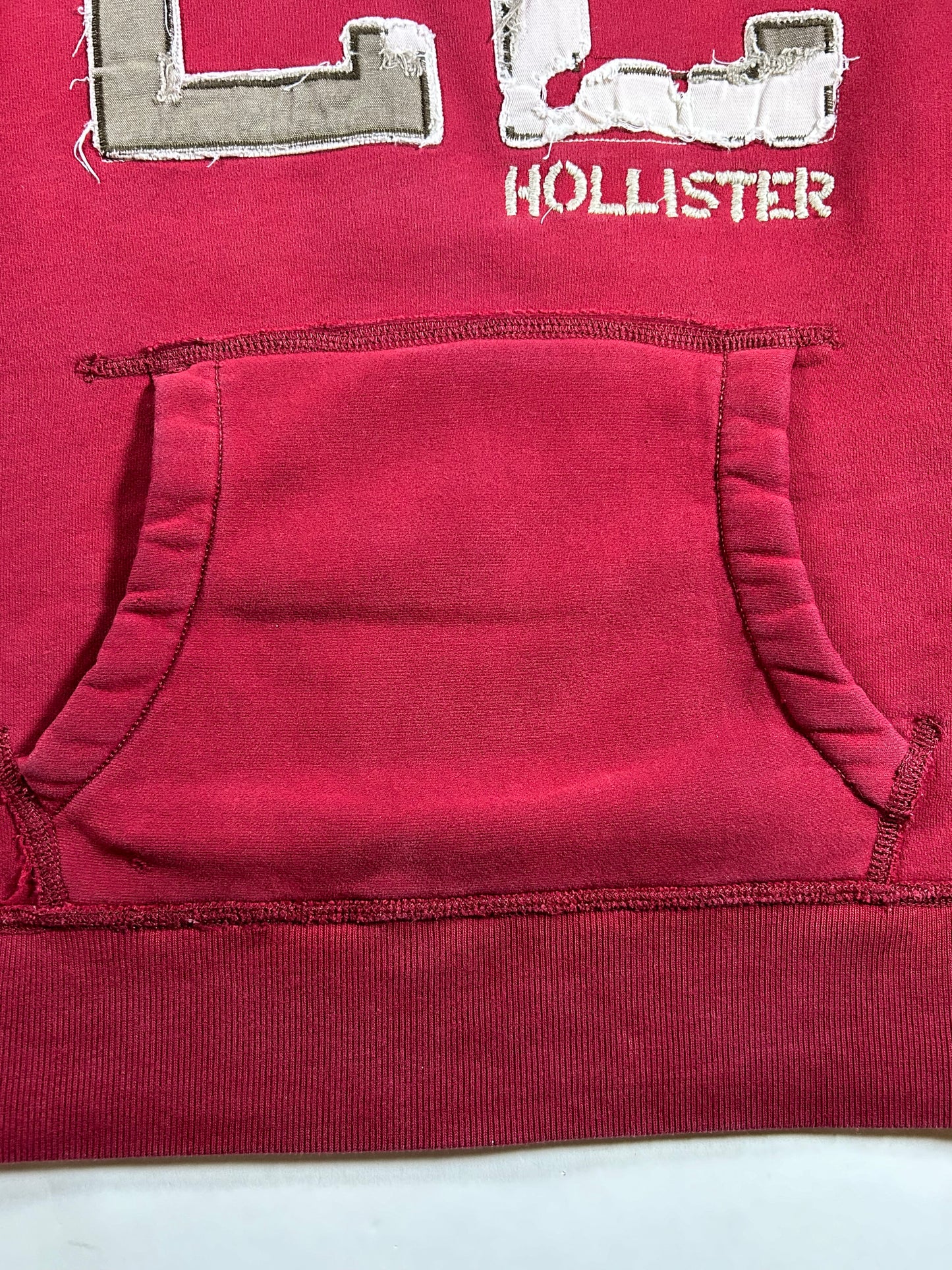 Hollister 22 California Graphic Logo Pullover Hooded Sweatshirt Small 22.25x26.75 Inches Red