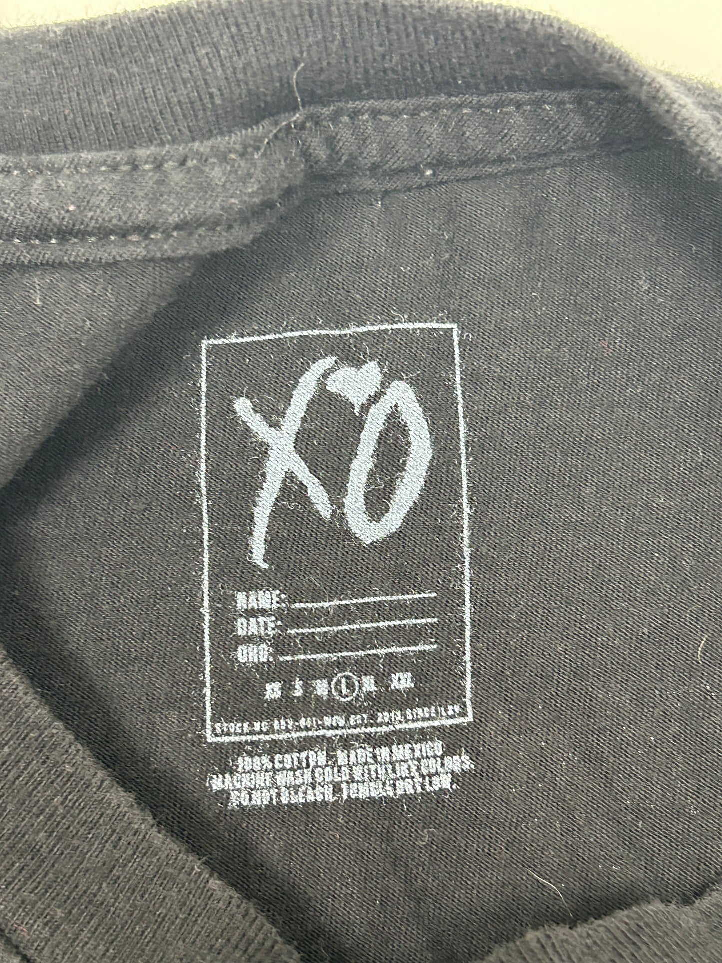 The Weeknd 2015 Fall “The Madness” Tour Newark New Jersey Concert Shirt Large 21.5x27.5 Inches