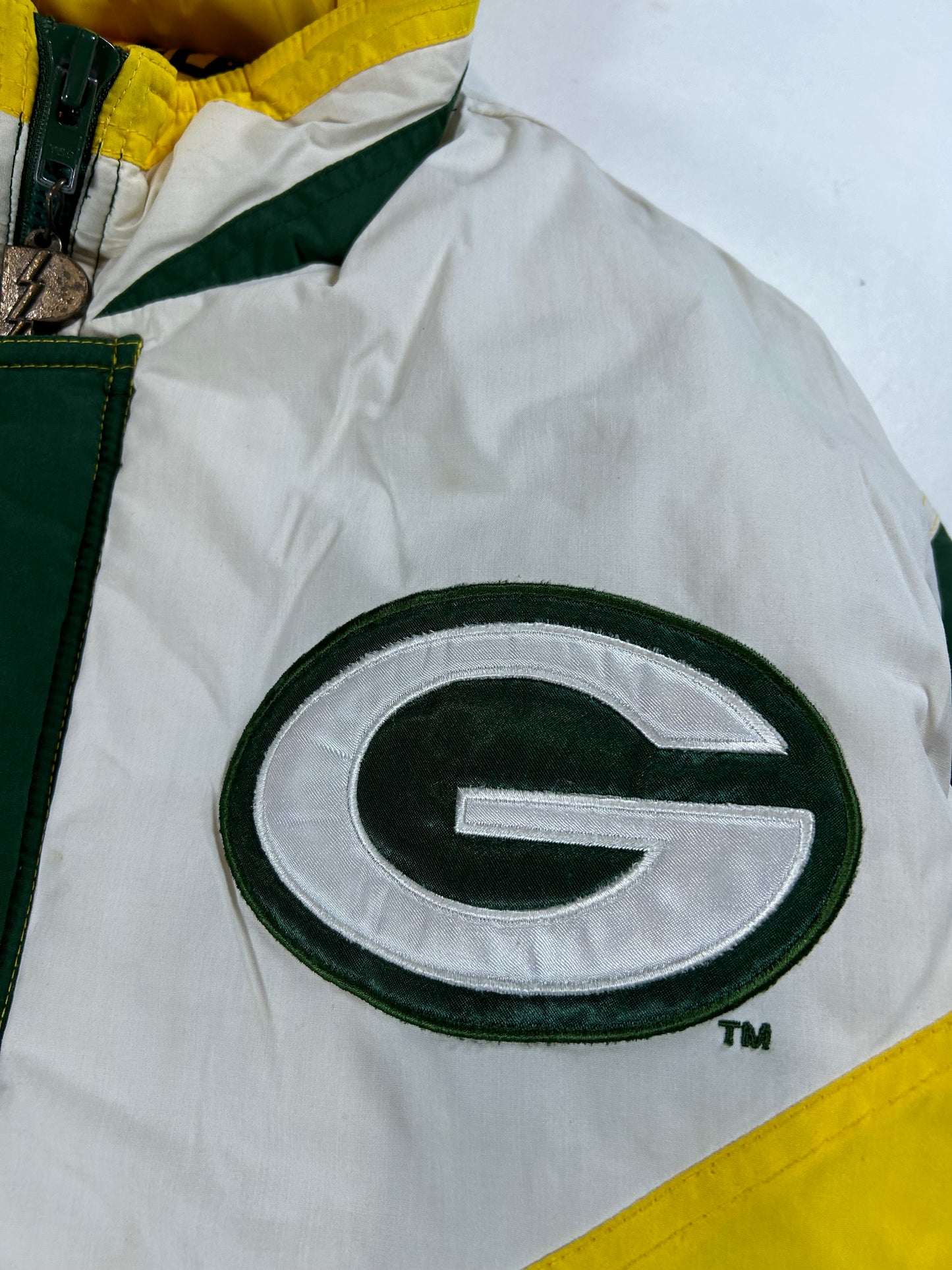 Vintage 90s Pro Player By Daniel Young Green Bay Packers NFL Zip Up Puffer Jacket Large 27.5x28 Inches As Is Has Wear