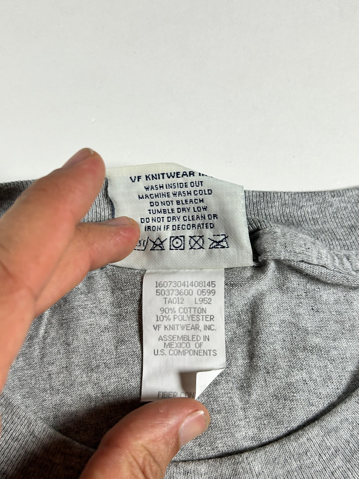 DS Brand New Old Stock Vintage Lee Sport New York Yankees 1999 MLB World Series Champions Official Clubhouse Edition Tee Gray Large 22.5x31.5 Inches
